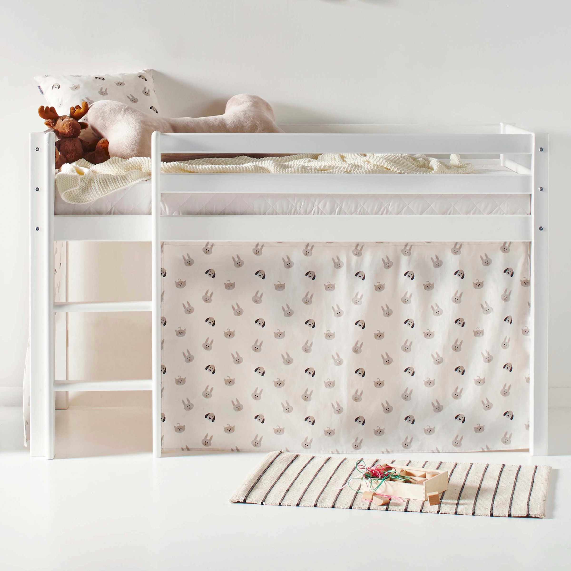Hoppekids Hochbett »ECO Dream, Kinderbett, Spielbett, Halbhohes Bett aus Massivholz«, inkl. Vorhang-Set Creator, Bettgrösse & Matratze wählbar