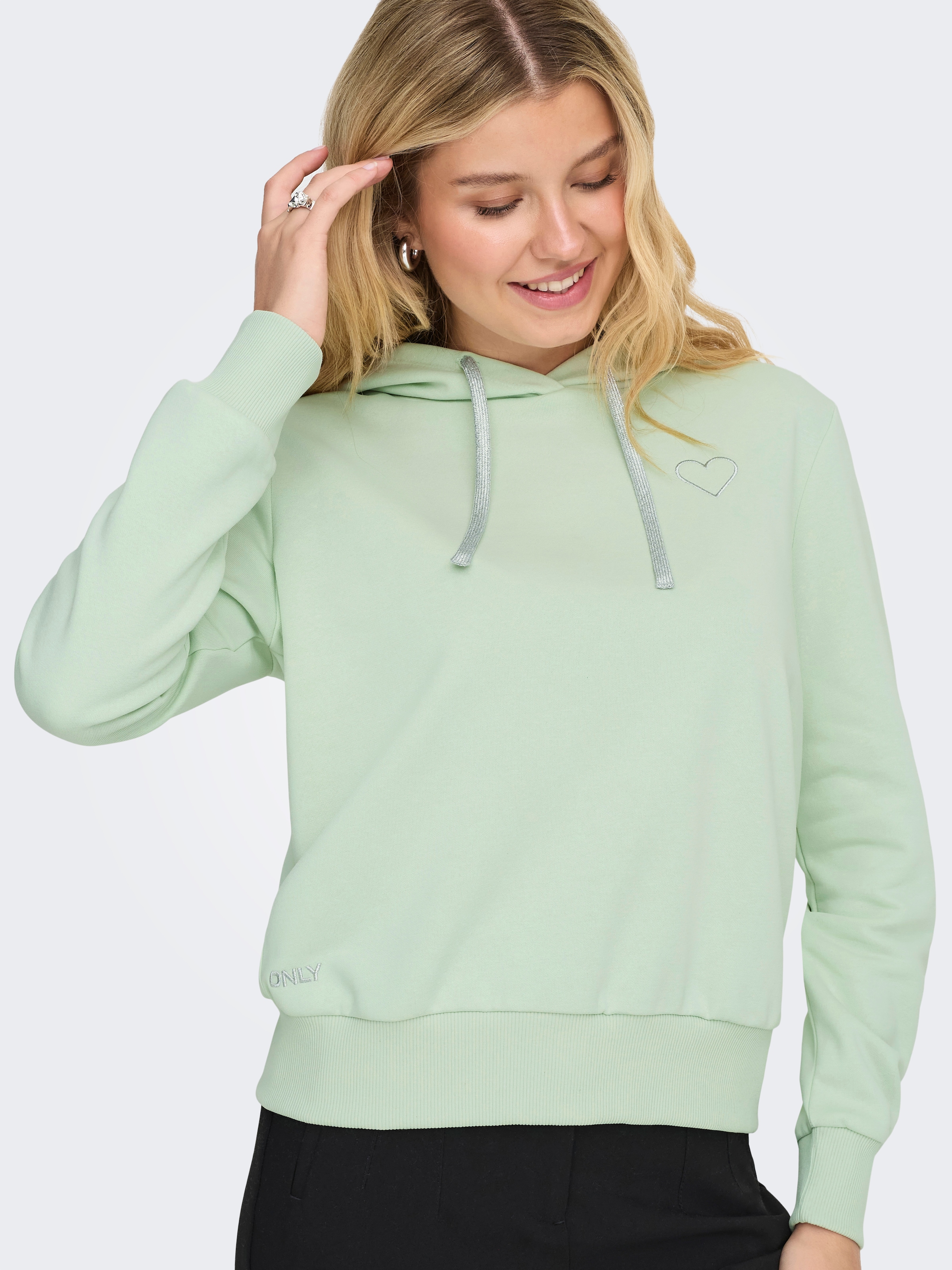 ONLY Sweat à capuche »ONLNOLI L/S HEART HOOD SWT NOOS«, Baumwollmischung, regular fit
