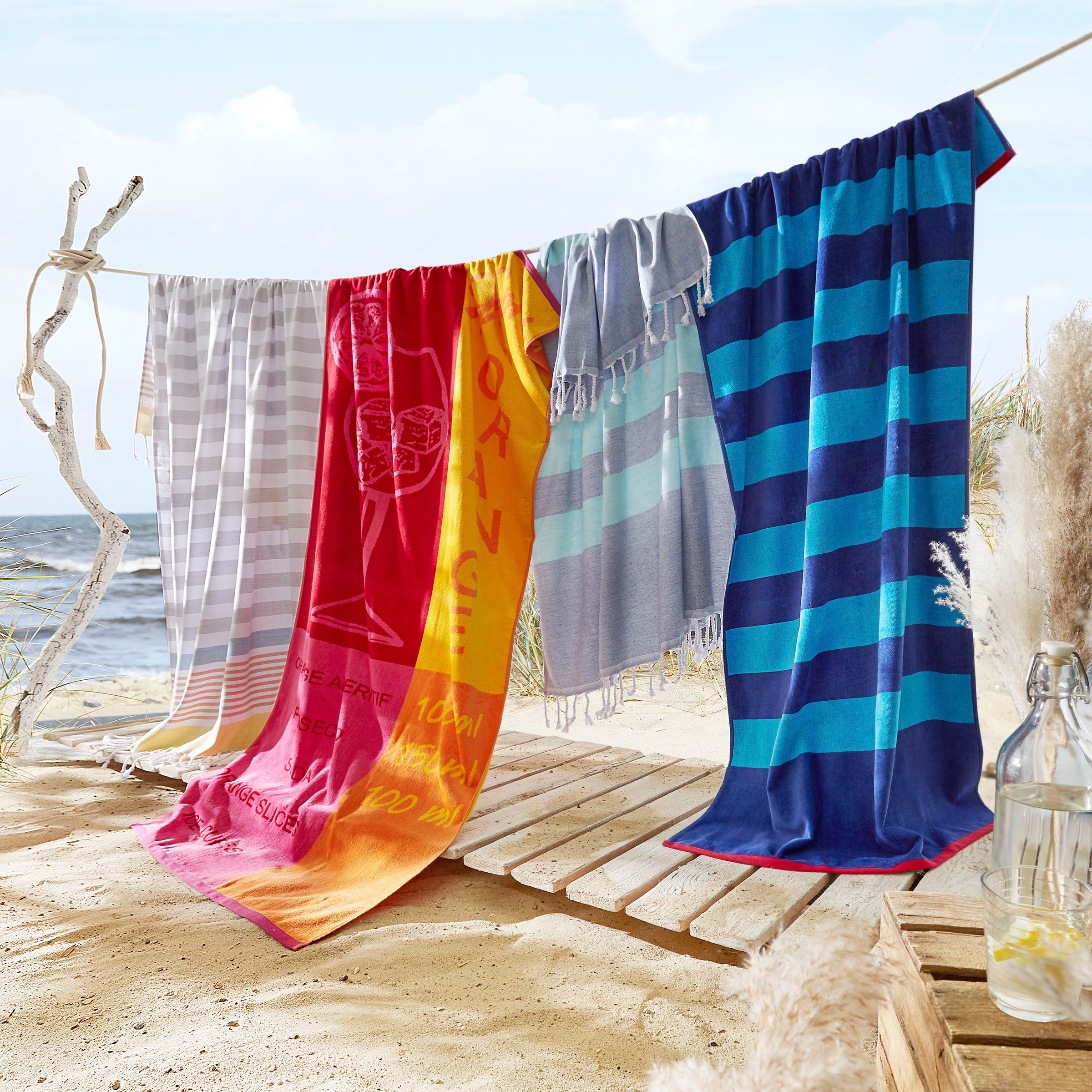 Dyckhoff Strandtuch "Aquarius" eine Seite Velours, eine Seite Frottier