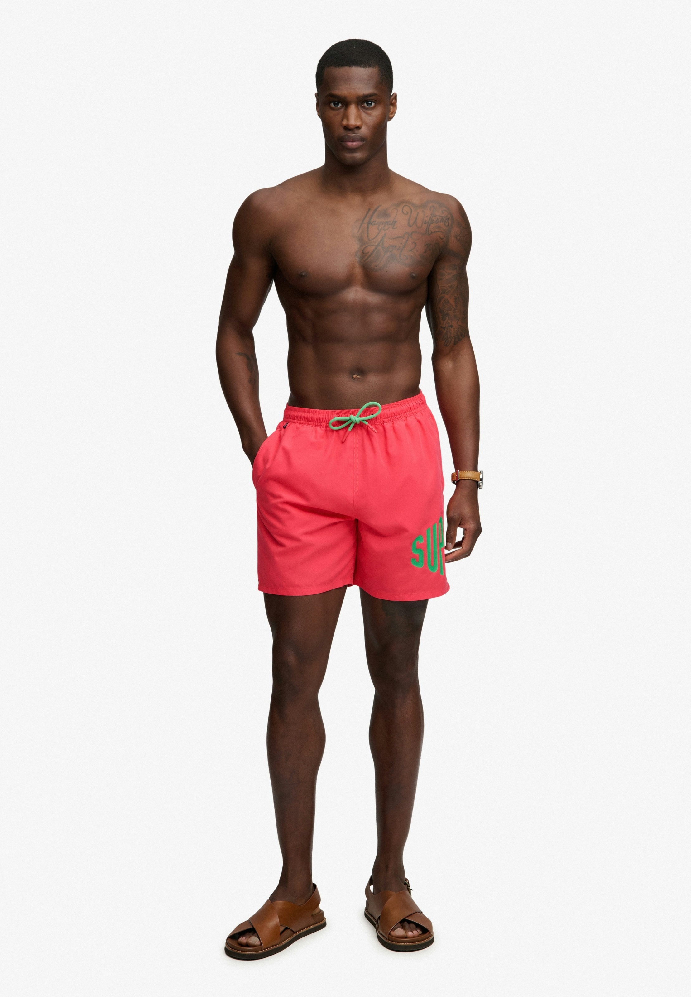 Superdry Short de bain »PRINTED LOGO 16 SWIM SHORT« coupe mode, design uni, en polyester, facile d'entretien