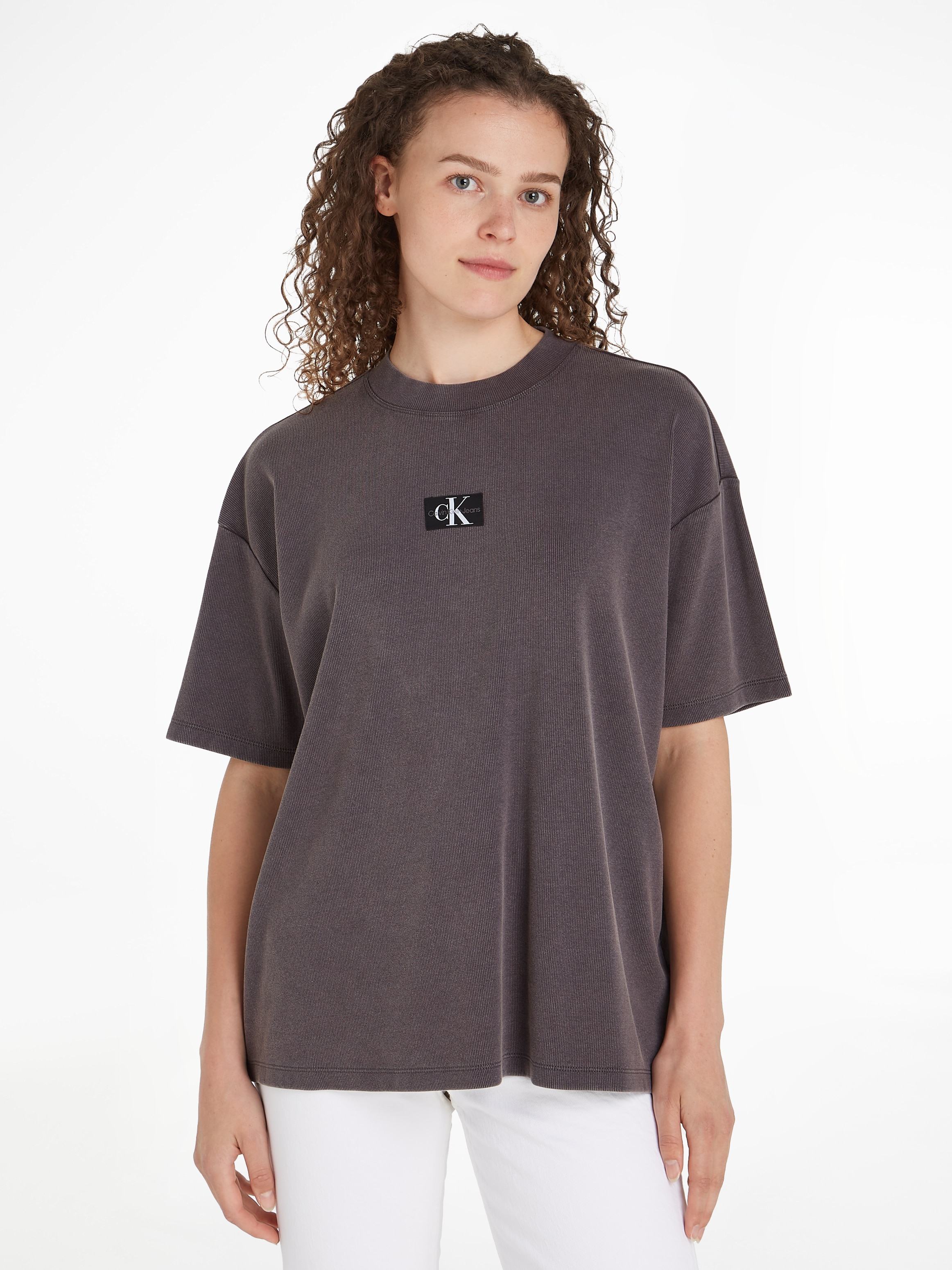 Calvin Klein Jeans T-Shirt »WASHED RIB LABEL BOYFRIEND TEE«, mit Logomarkenpatch