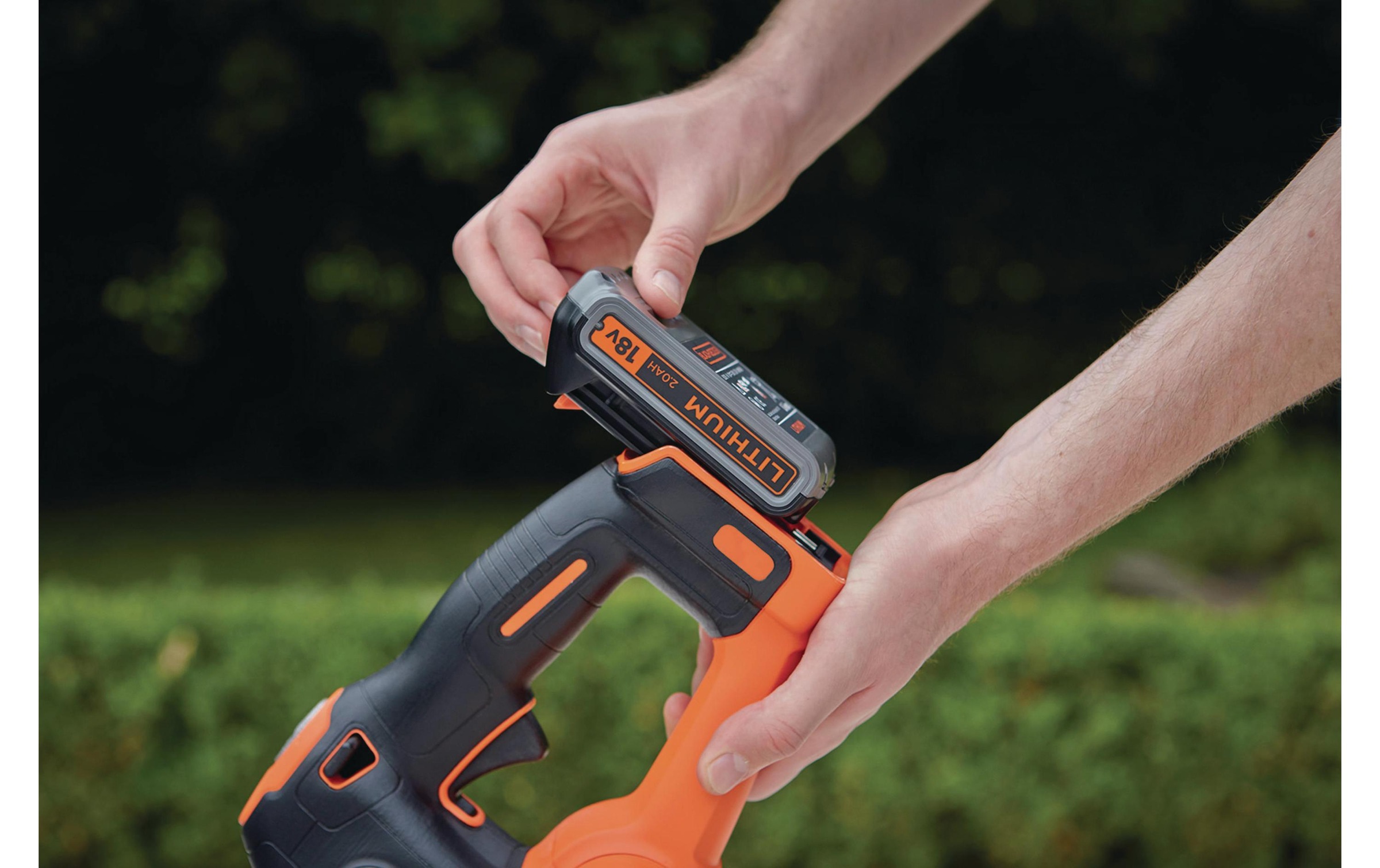 Black + Decker Akku-Heckenschere »BLACK+DECKER Akku-Heckenschere GTC18452PC«
