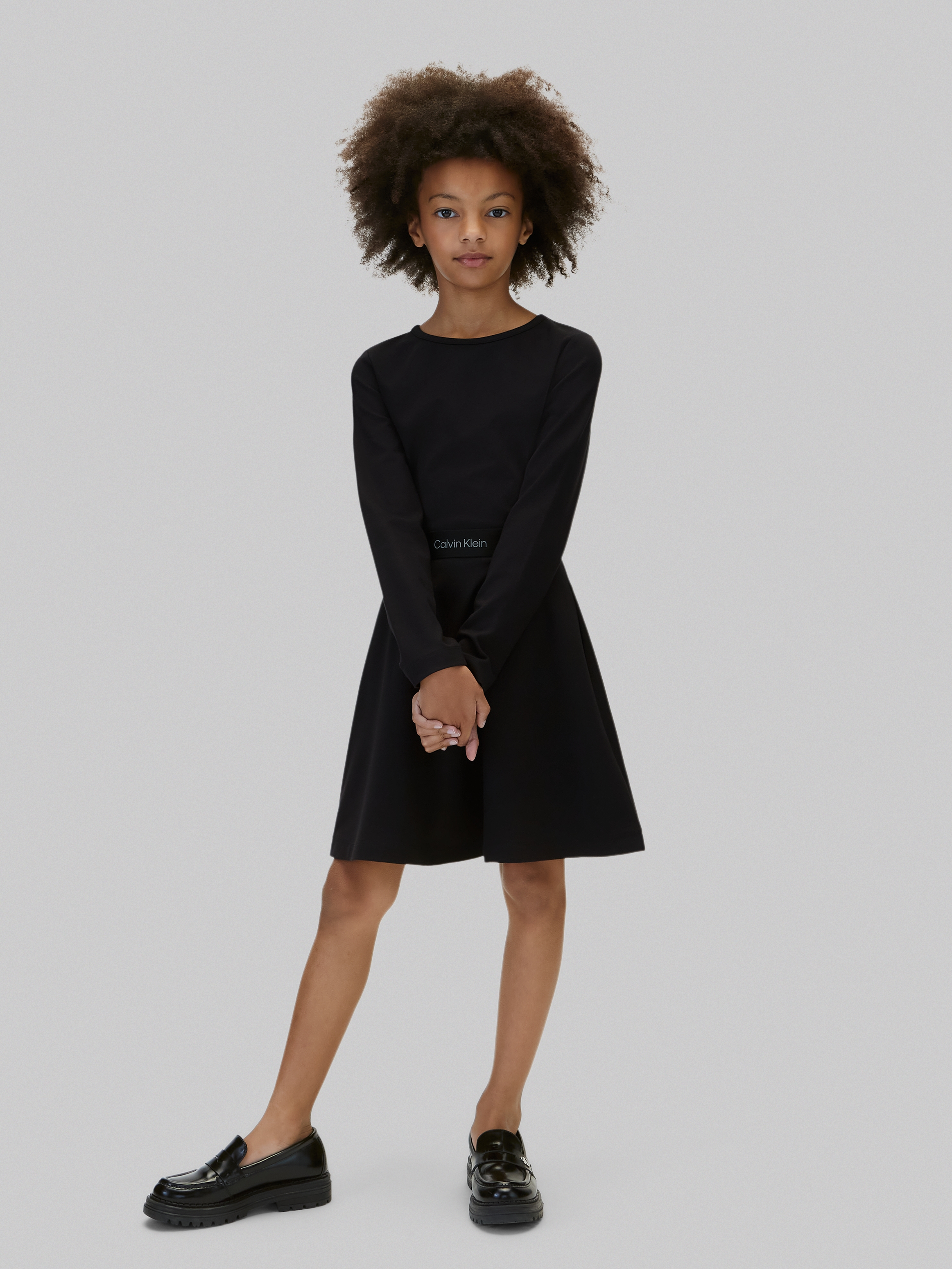 Calvin Klein Jeans Midikleid »LOGO TAPE PUNTO LS DRESS« Ohne Tasche Regular fit, Logoschriftzug