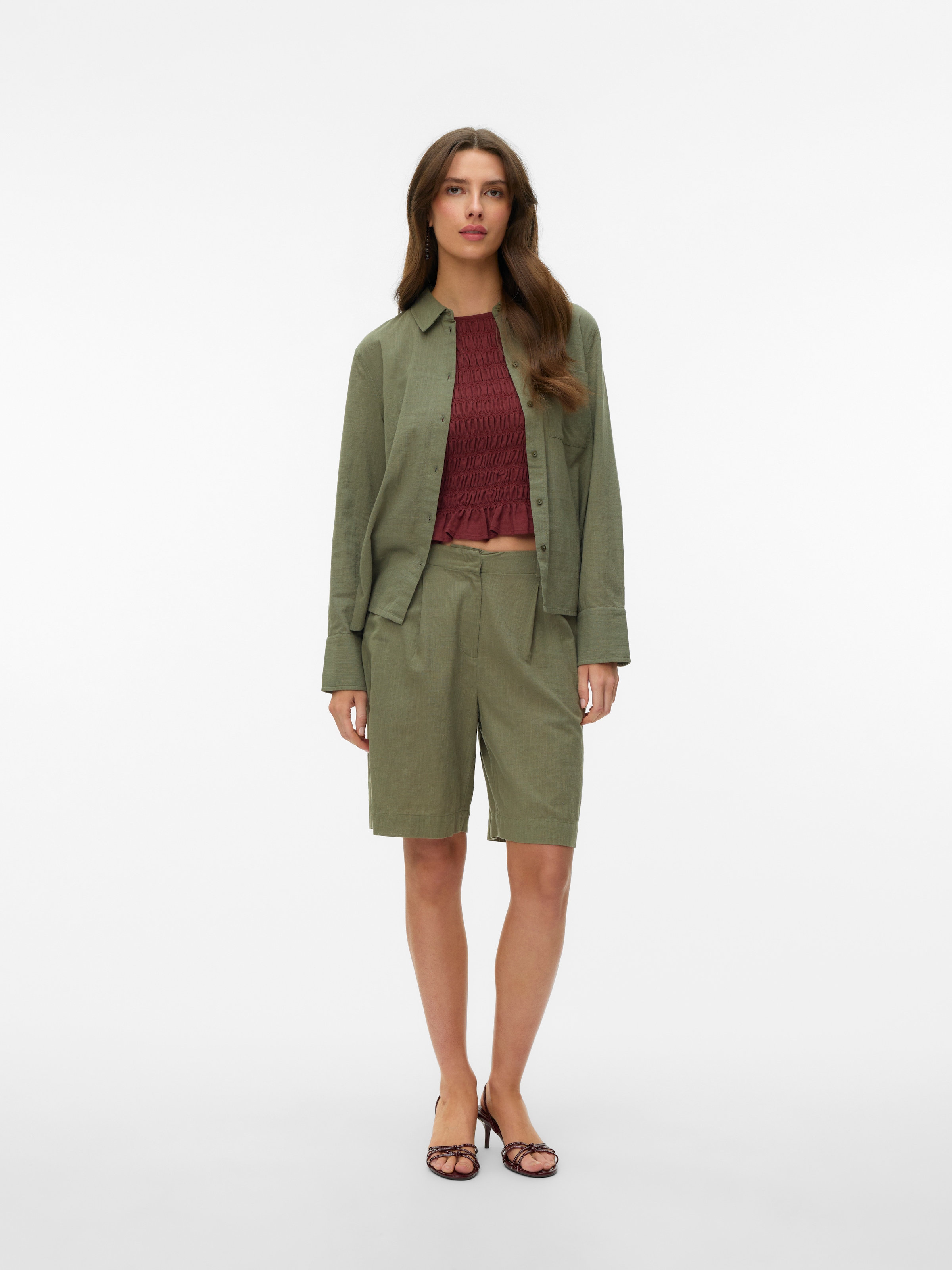 Vero Moda Short »VMCAIA BERMUDA WVN NOOS«  Mélange coton, coupe régulière, avec lin