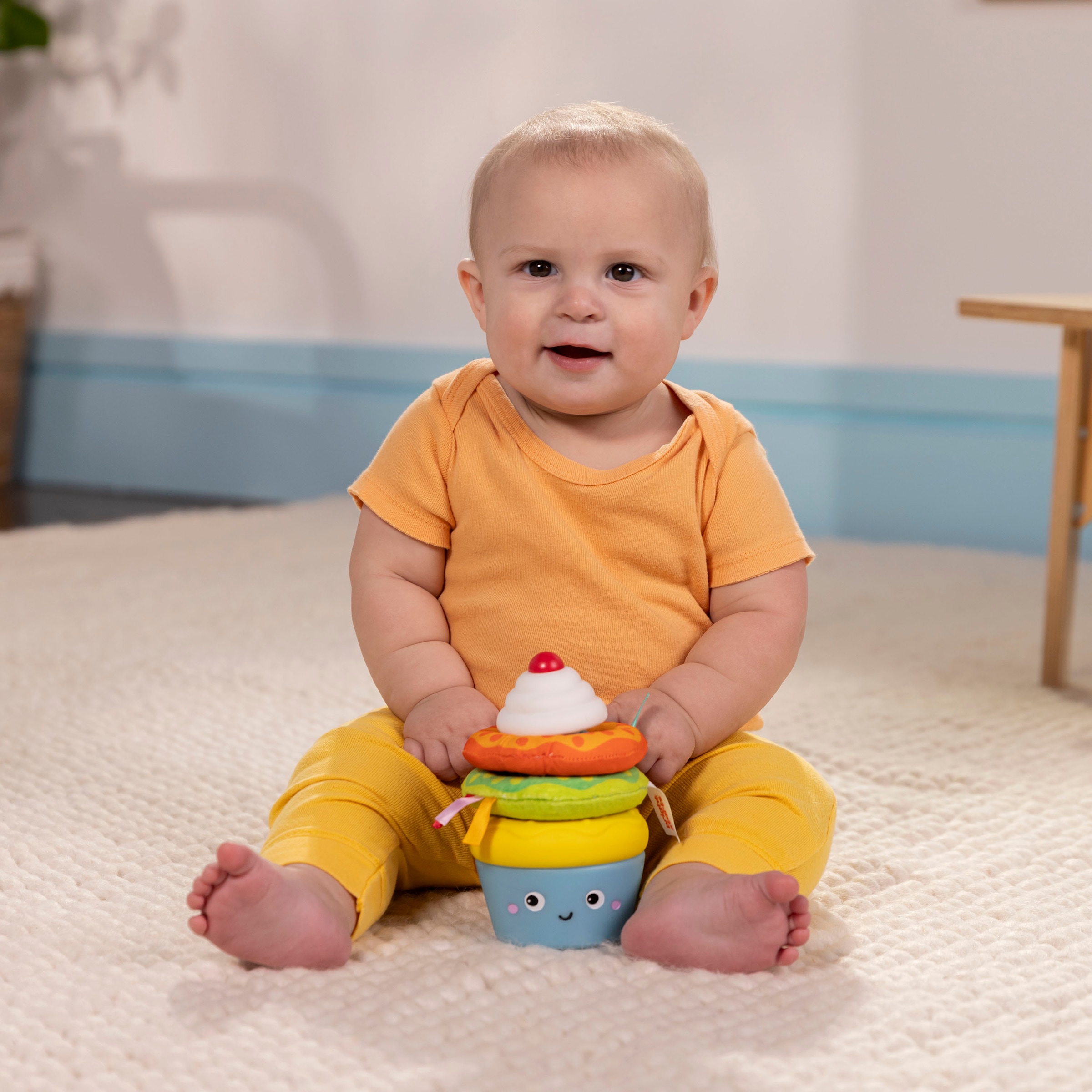 Bright Starts Jouets à empiler »Cupcake Tower Stacking Toy with Teether«