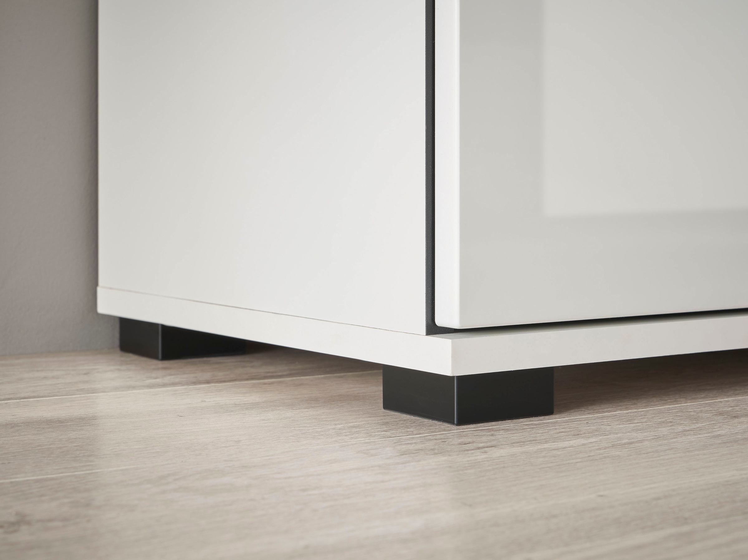 INOSIGN Sideboard »Cantara, moderner Schrank, Kommode in Eiche Evoke oder weiss«, schwarze Stangengriffe, ausreichend Stauraum, vielseitig einsetzbar