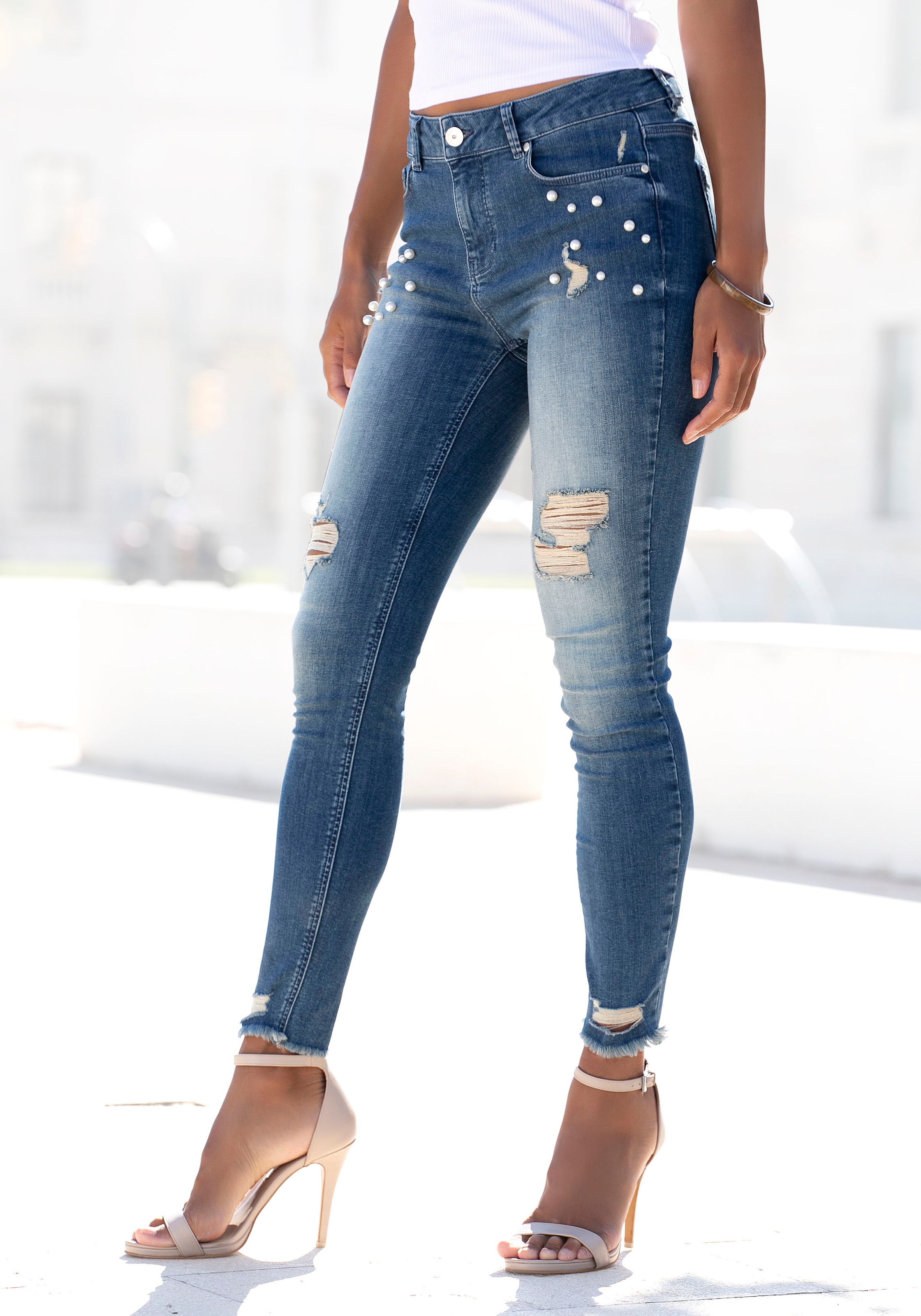 Image of LASCANA Destroyed-Jeans, mit Perlen bei Ackermann Versand Schweiz