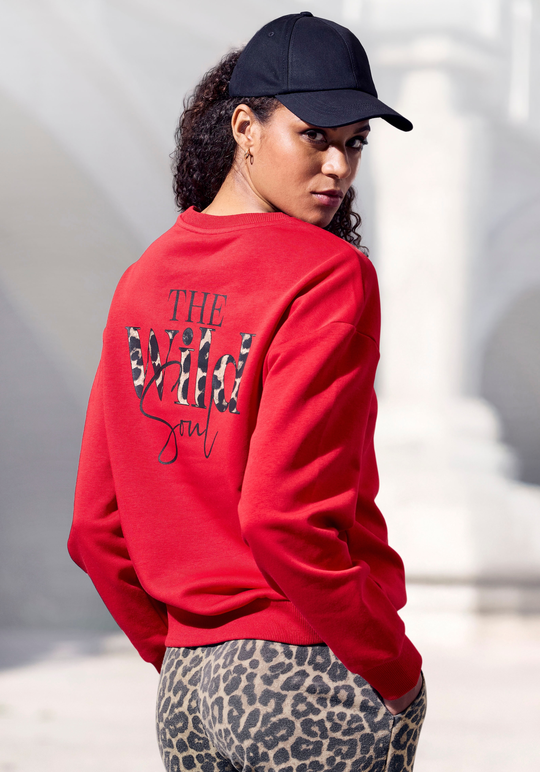 Image of Buffalo Sweatshirt "Loungesweater", mit tollen Druck auf dem Rücken, Home- und Loungewear