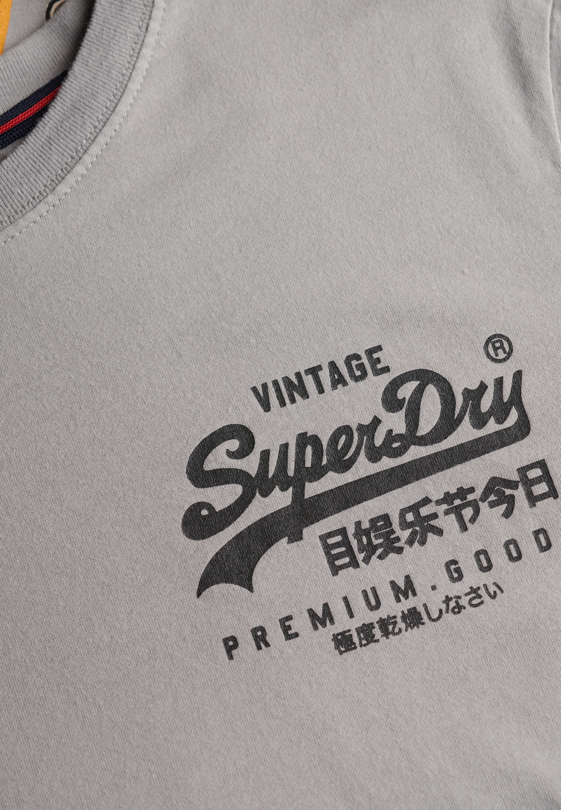 Superdry Rundhalsshirt »VL TOKYO RELAXED TEE«, mit coolem Tattoo-Print