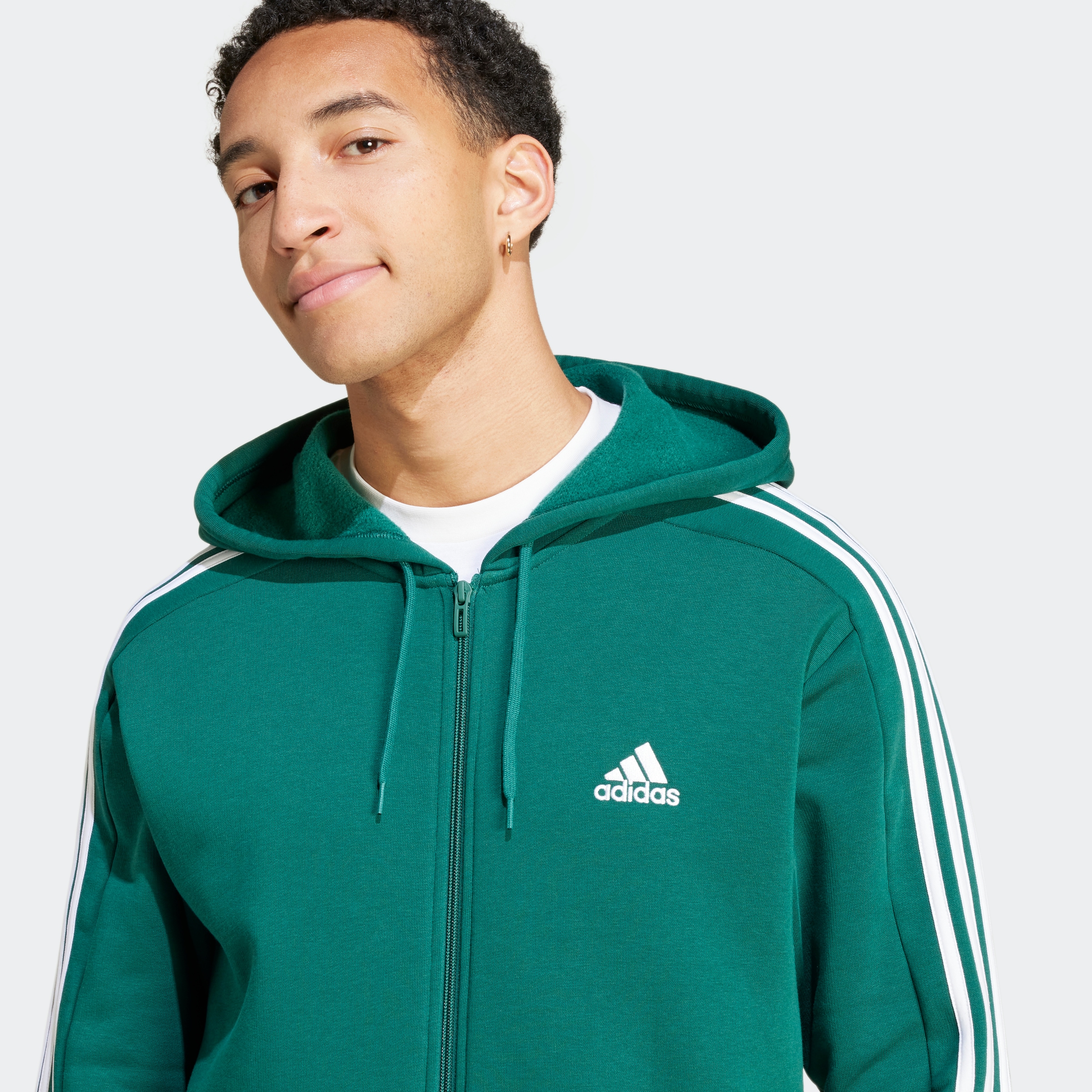 adidas Sportswear Kapuzensweatjacke »ESSENTIALS 3STREIFEN KAPUZENJACKE«, angenehmes Material aus Baumwollmix