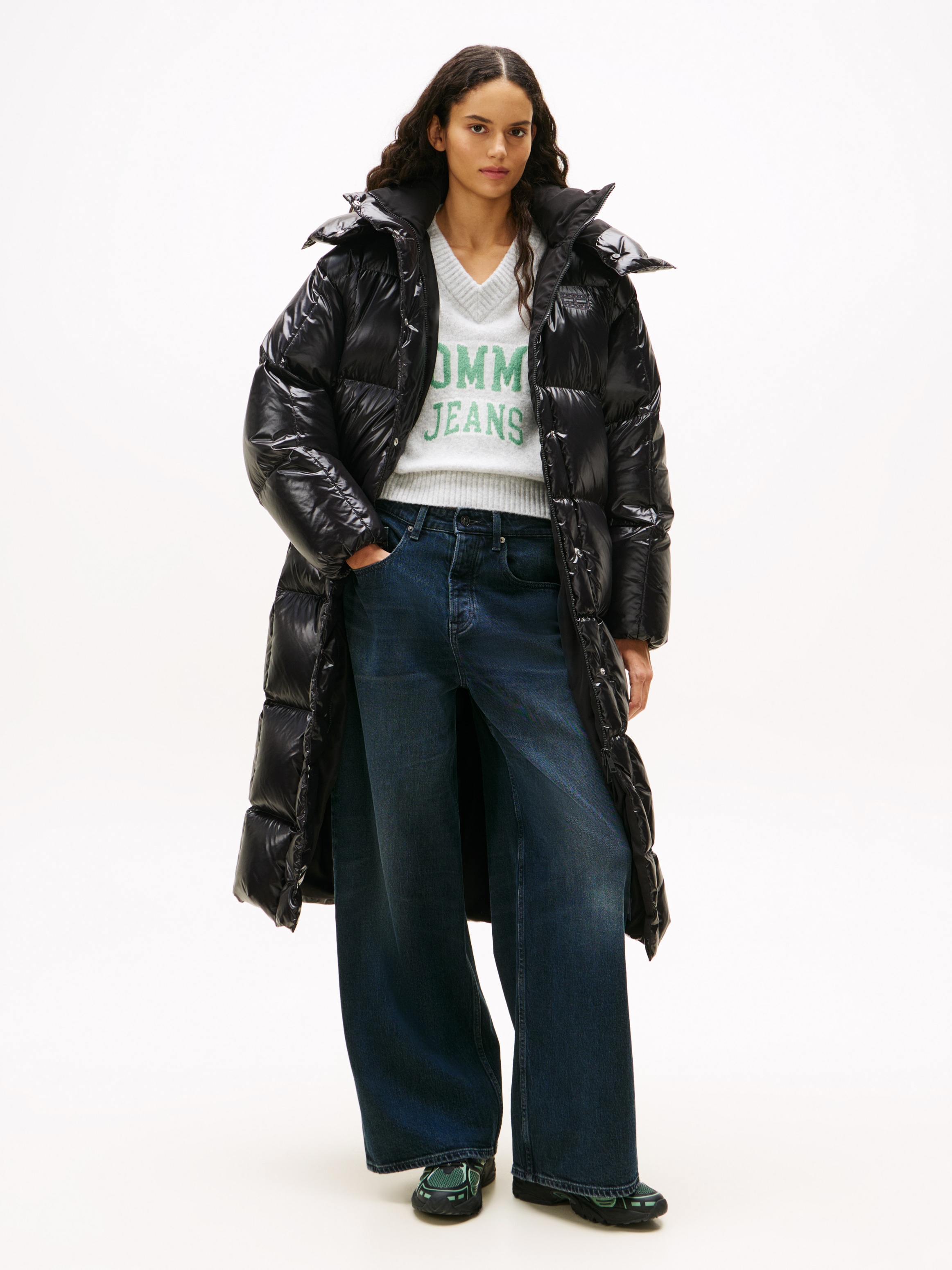 Image of Tommy Jeans Steppmantel "TJW ALASKA GRID SHNY OVS DWN PFR" mit glänzender Oberfläche
