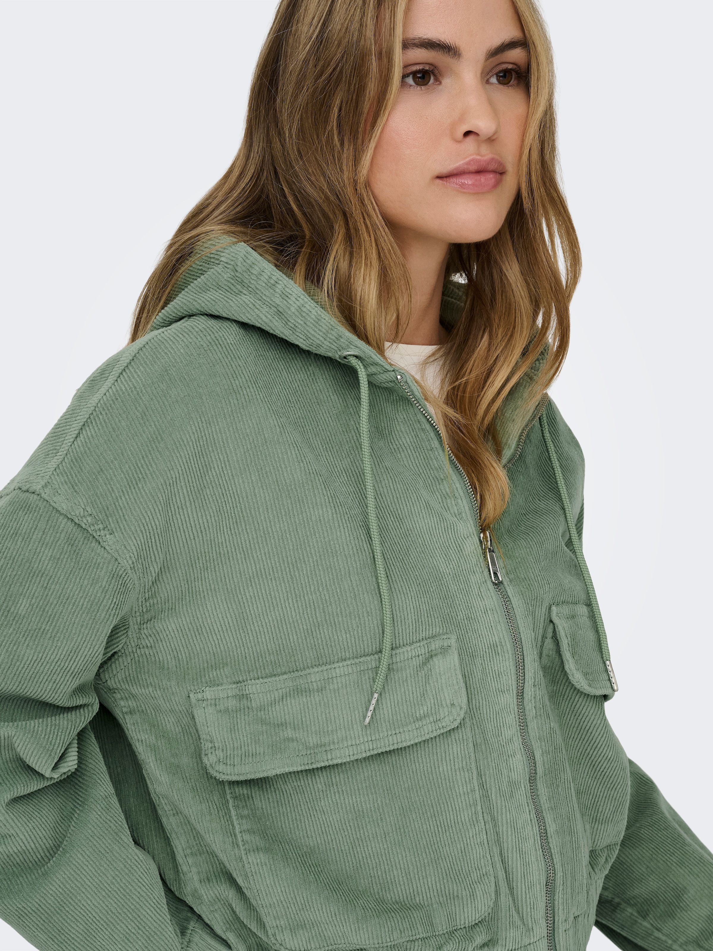 ONLY Veste en velours côtelé »ONLKENZIE L/S CORD JACKET PNT NOOS« mit Kapuze