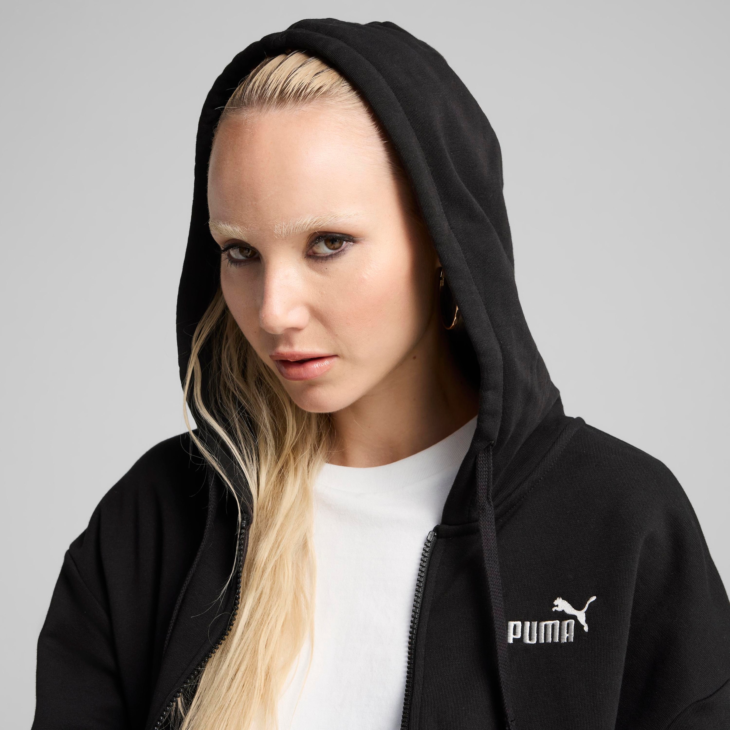 PUMA Kapuzensweatshirt »ESS SMALL NO 1 LOGO COMFORT FULL-ZIP HOODIE TR«, mit verstellbarer Kapuze, mit Kängurutasche, komfortable Passform

