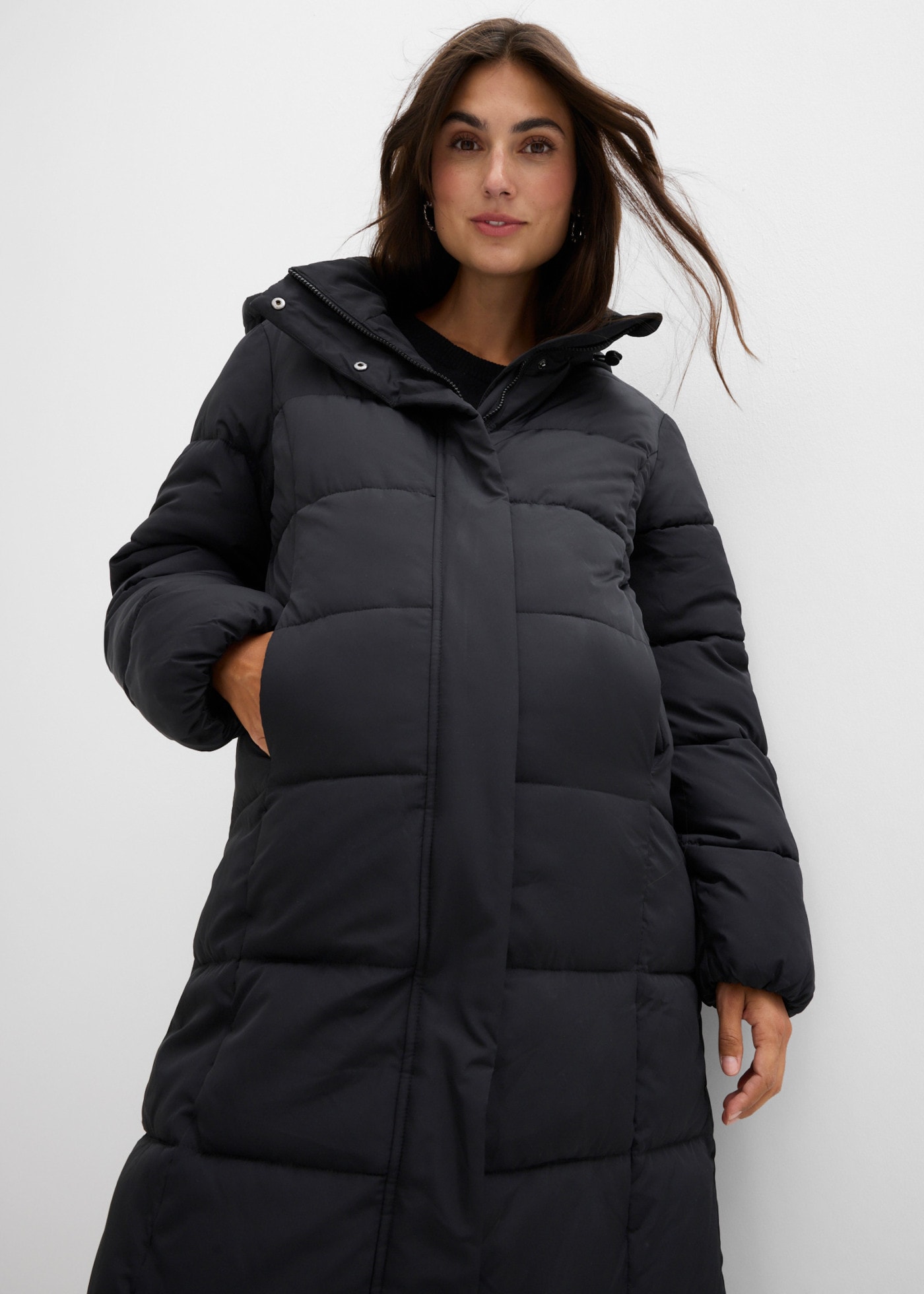 bonprix Umstandsmantel mit warmer Wattierung, in bequemer Oversize-Passform