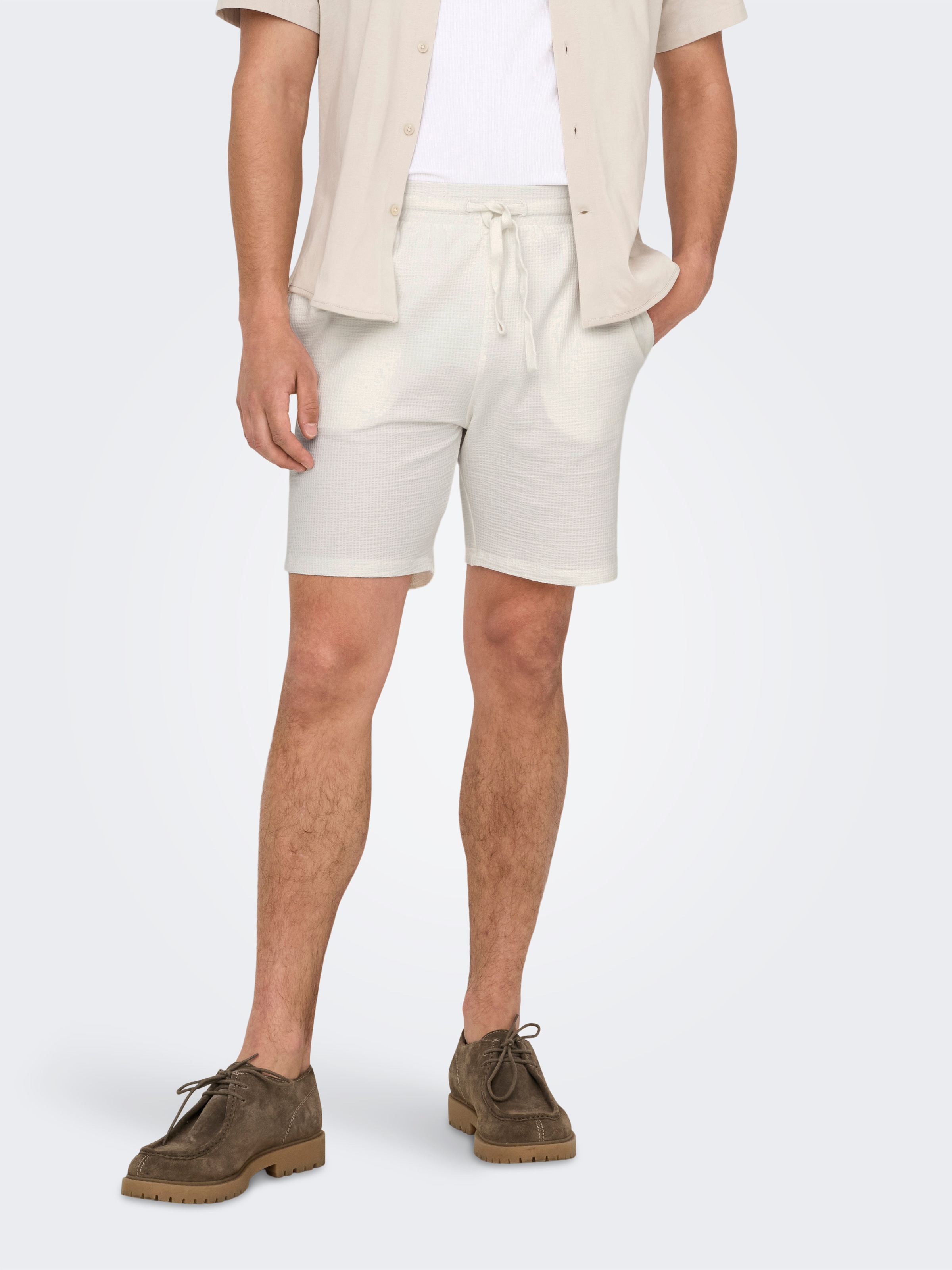 Image of ONLY & SONS Shorts "ONSKIAN LIFE REG SEERSUCKER SHORTS NOOS"