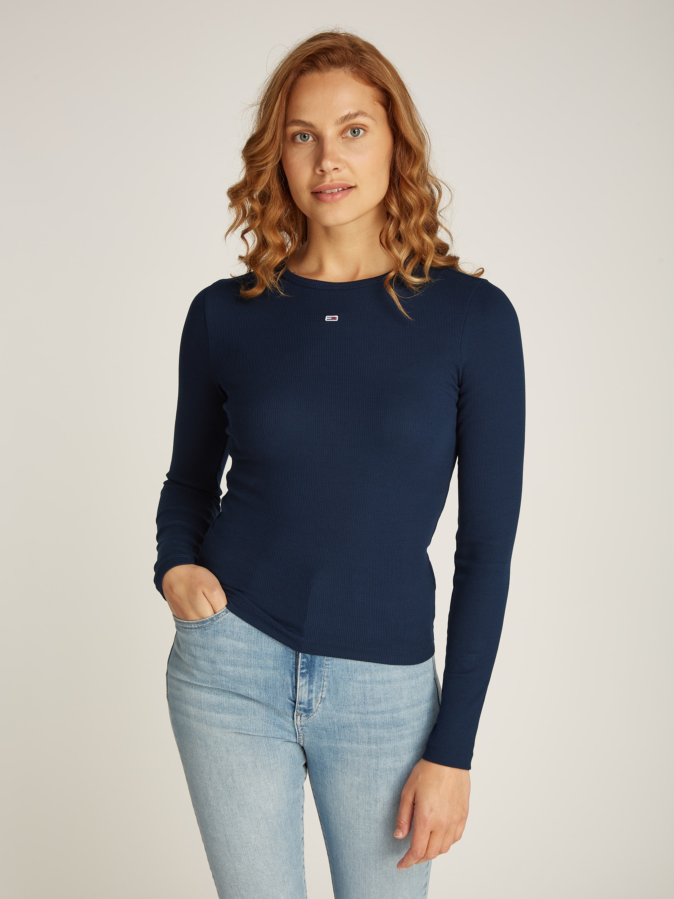 Tommy Jeans T-shirt à manches longues »TJW SLIM ESSENTIAL RIB LS« avec broderie du logo