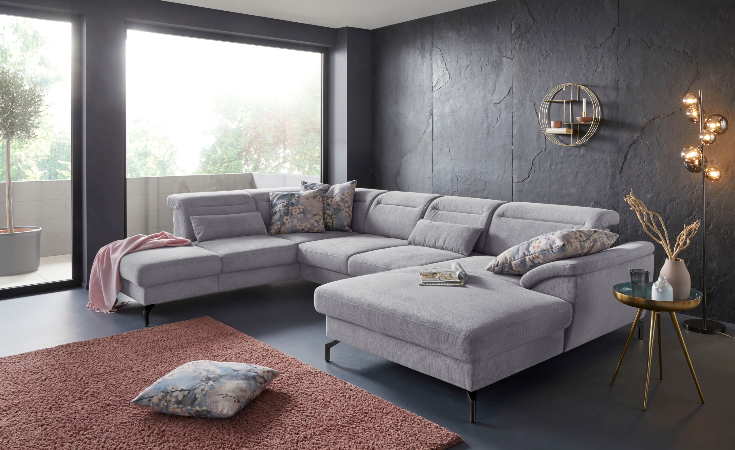 Image of sit&more Wohnlandschaft, 15 cm Fusshöhe, inklusive Sitztiefenverstellung, wahlweise Kopfteilverstellung, wahlweise in 2 unterschiedlichen Fussfarben bei Ackermann Versand Schweiz