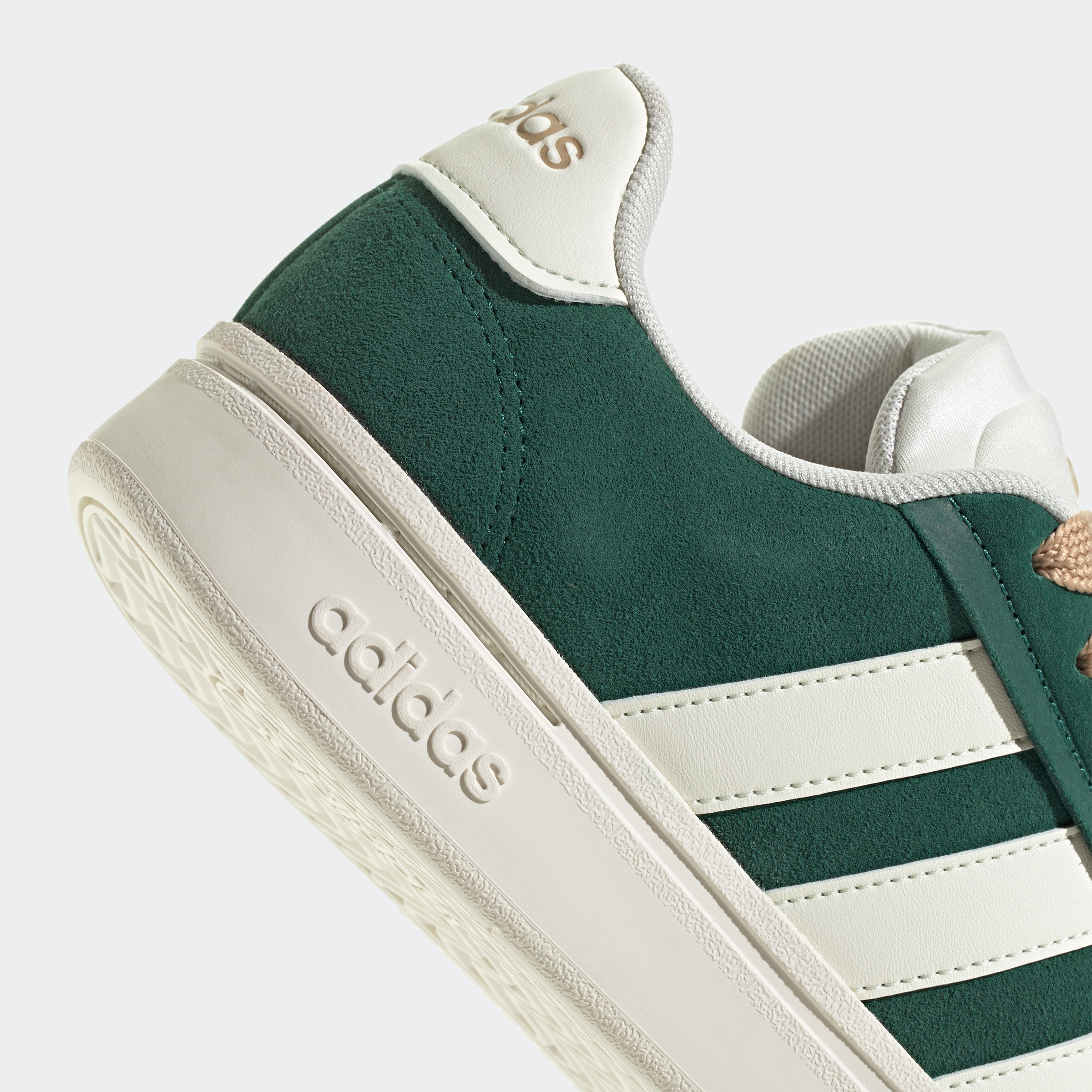 adidas Sportswear Sneaker »GRAND COURT ALPHA«, Design inspiriert vom adidas Campus 00