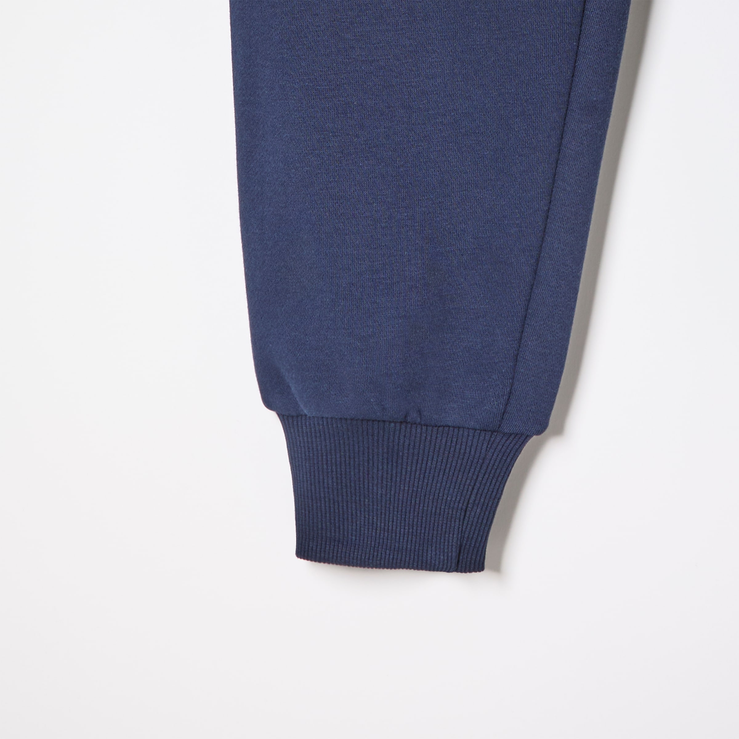 Ellesse Jogging »CHIVASSO JOG SUIT« sportlicher Stil, bequeme Passform, für aktive Freizeit und Bewegung