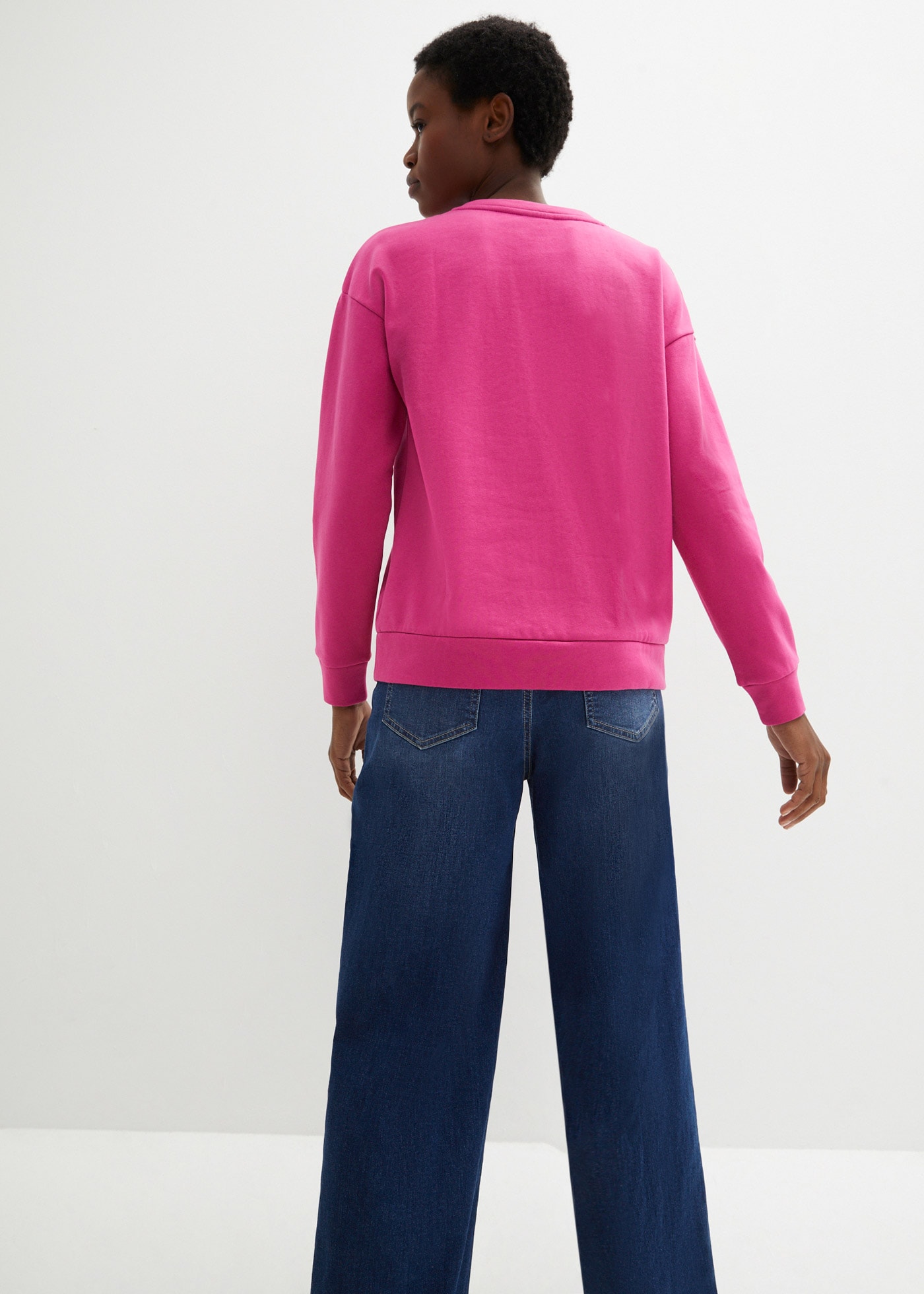 bonprix Sweatshirt »Sweatshirt mit Stickerei«, lässig geschnittene Passform, bestickte Optik, ohne Verschluss
