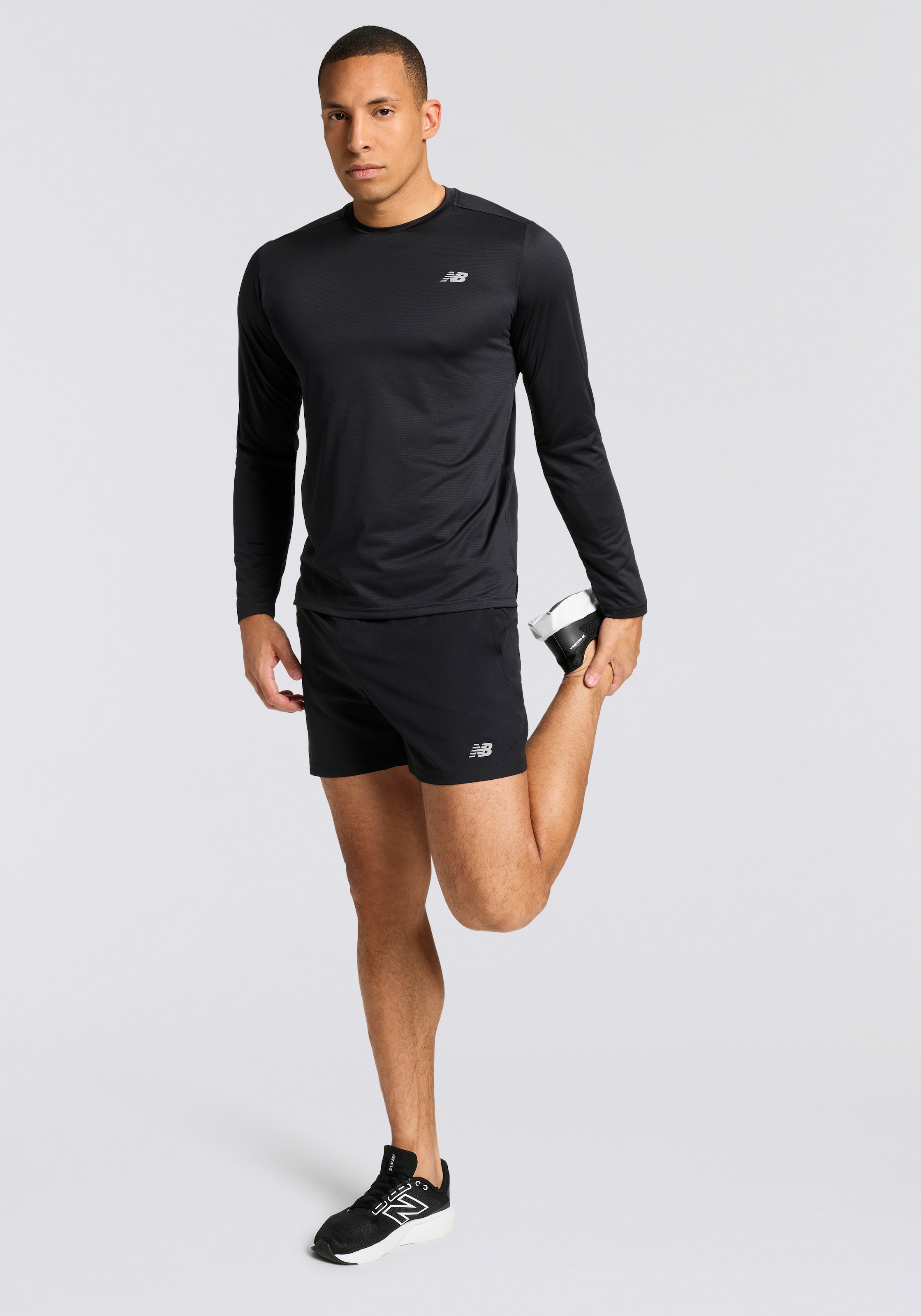 New Balance Short de course »SPORT ESSENTIAL SHORT 5«  aus Stretchmaterial, feuchtigkeitsabweisend, leicht