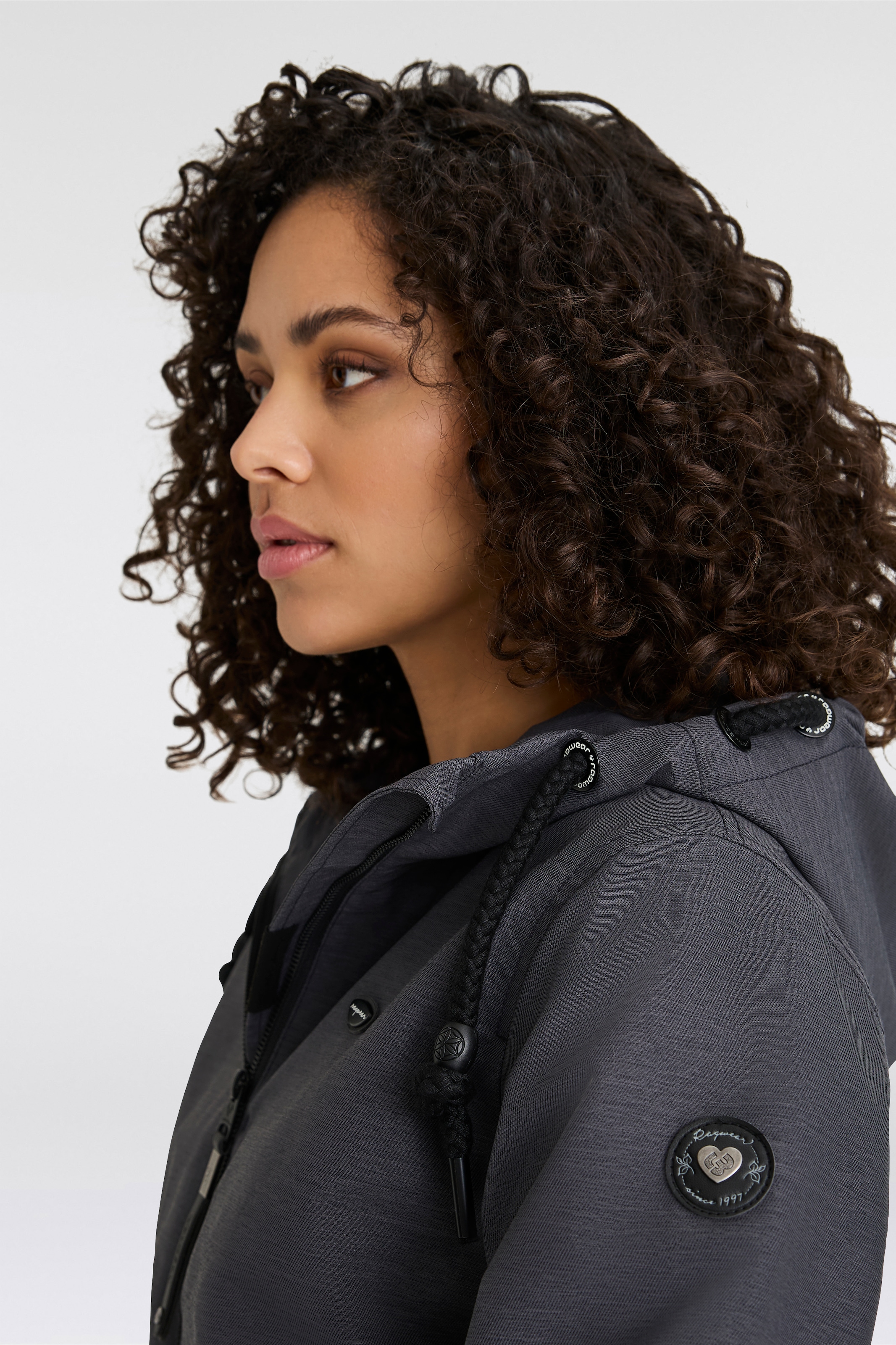 Ragwear Funktionsjacke »NUGGIE OMBRE O«, mit Kapuze, Übergangsjacke aus wasserabweisendem Material