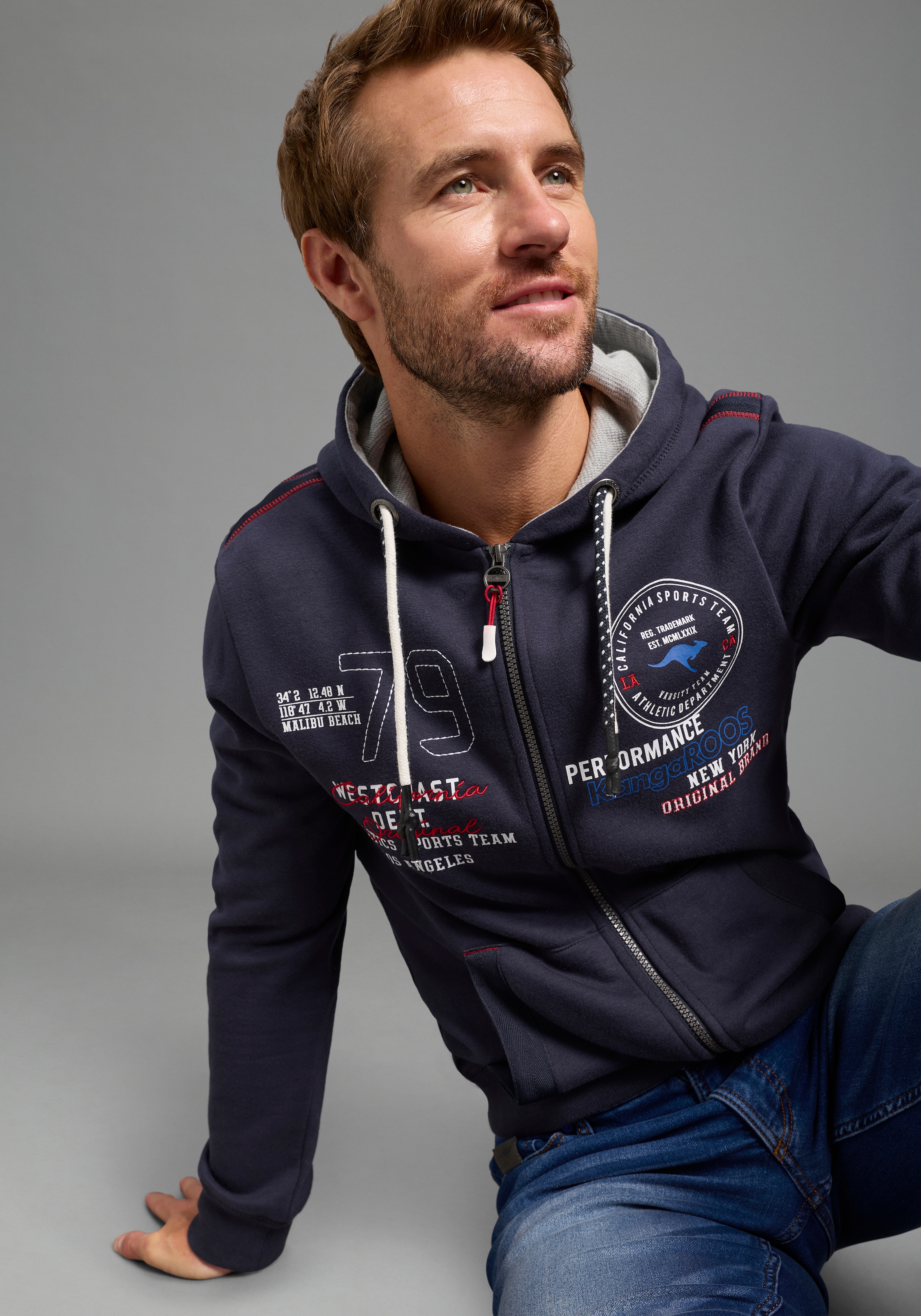 KangaROOS Kapuzensweatjacke mit Kapuze und Kordelzug, aus angerauter Sweatware, schmale Passform