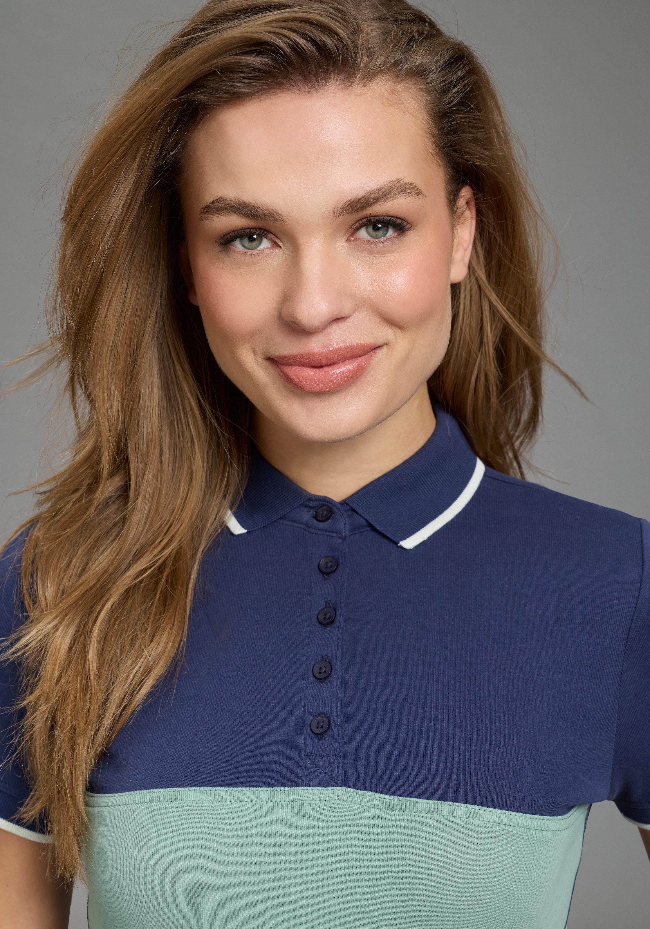 Image of KangaROOS Poloshirt Kurzarm, figurbetonter Schnitt, Colourblocking-Optik, Polokragen