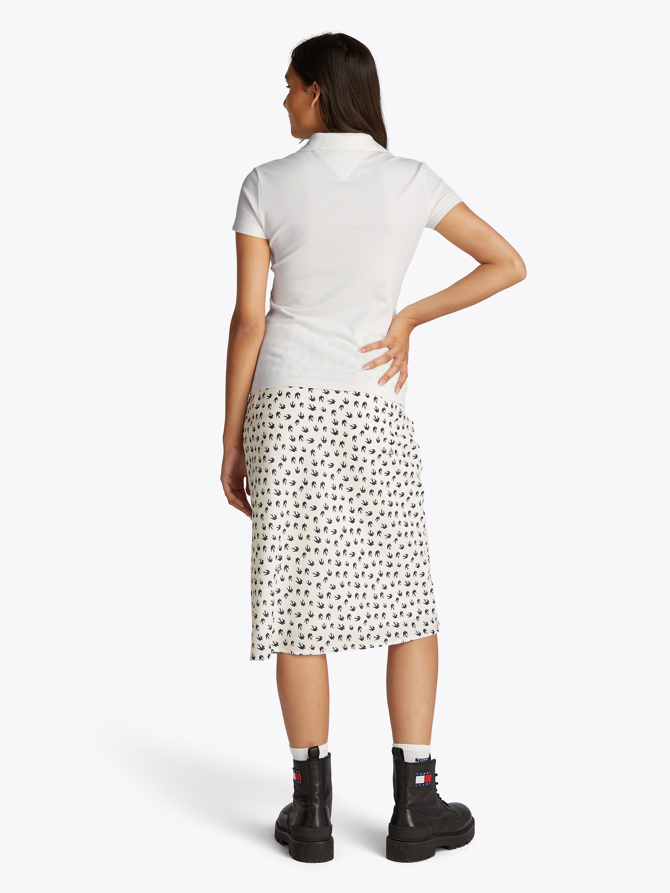 Tommy Jeans Poloshirt »TJW SLIM ESSENTIAL POLO SS«, mit Logostickerei