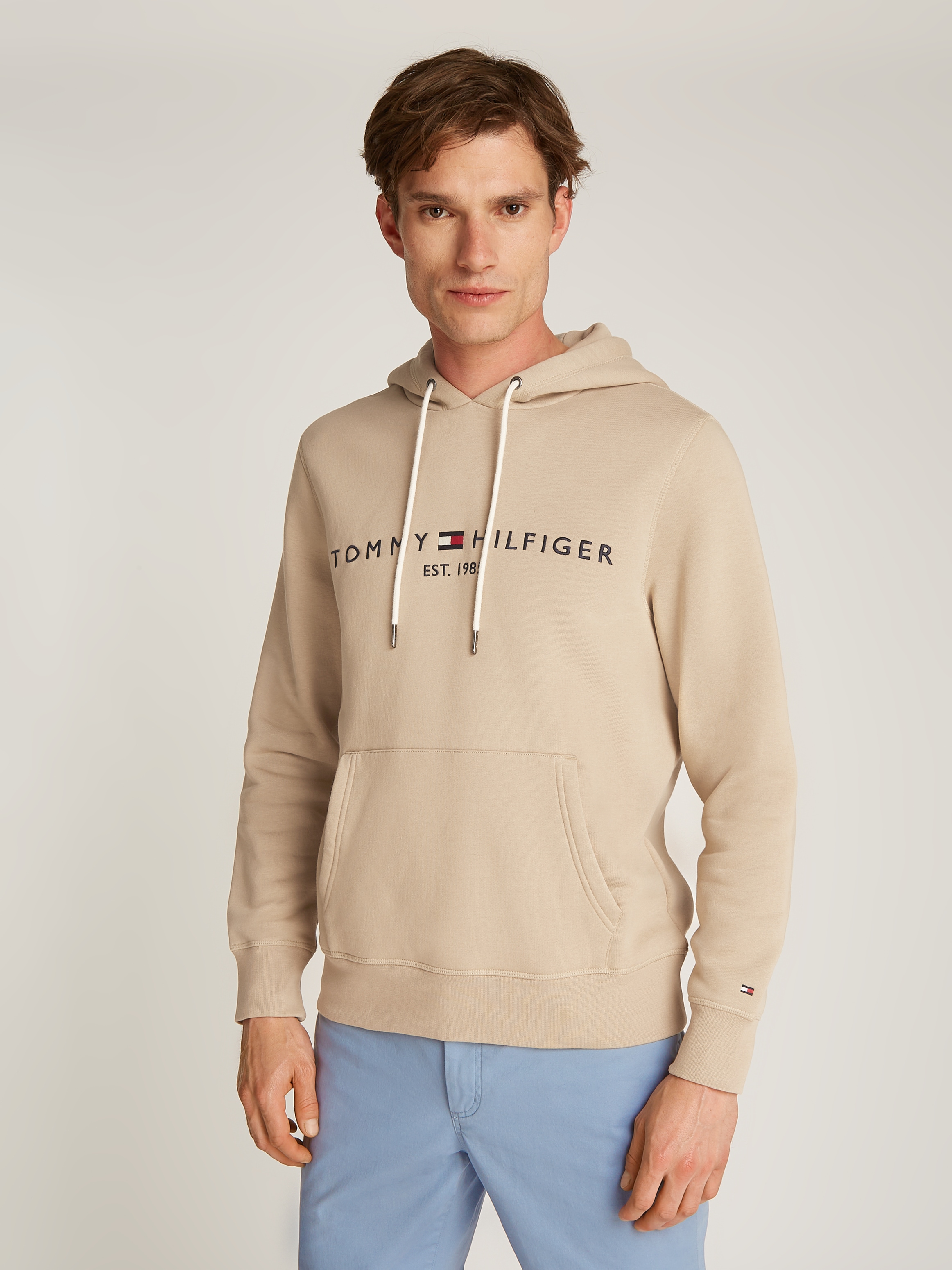 Tommy Hilfiger Kapuzensweatshirt »TOMMY LOGO HOODY«, mit Kapuze und Kängurutasche