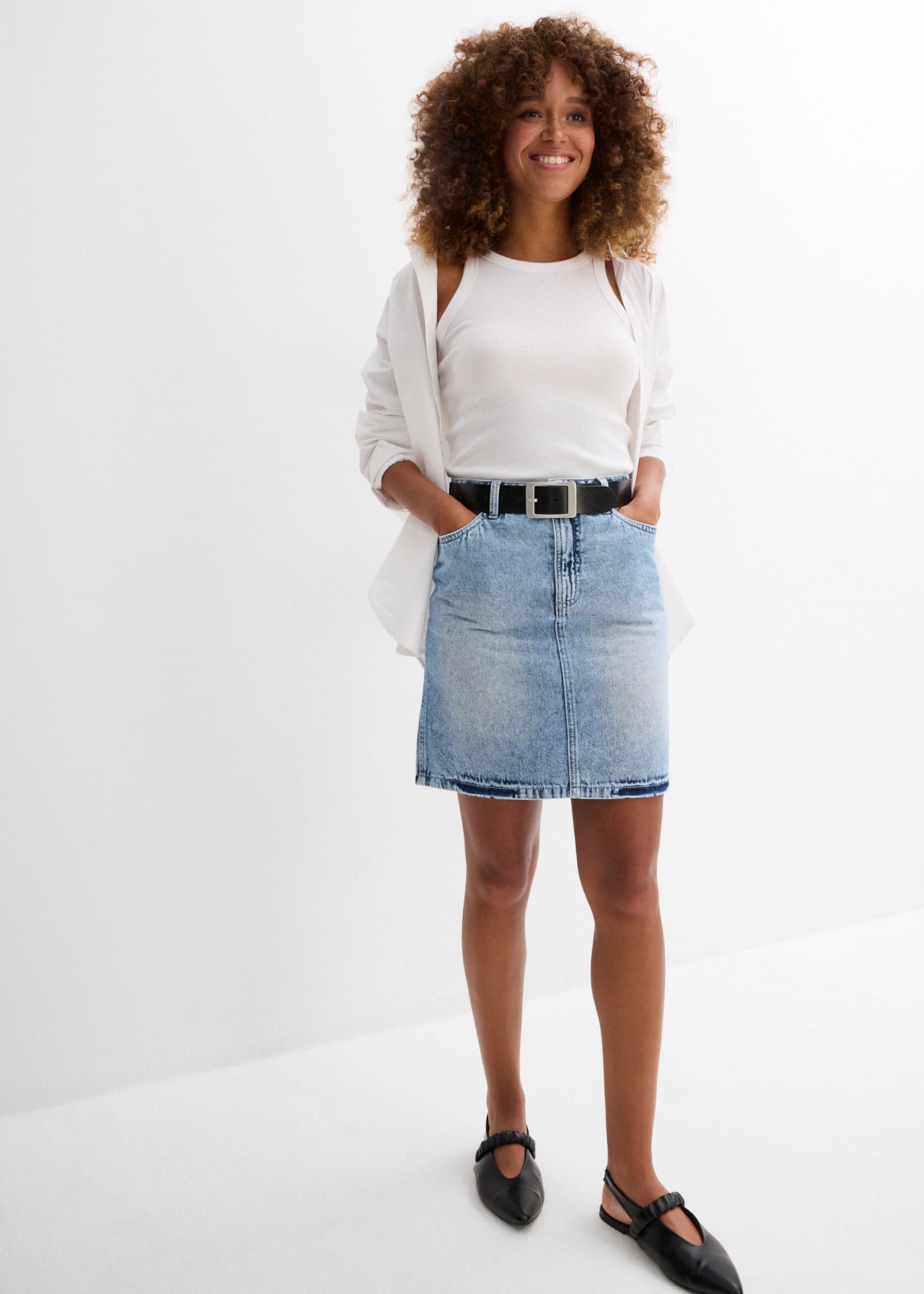 bonprix Jeansrock regular fit, mit hinterem Schlitz, aus Baumwolle
