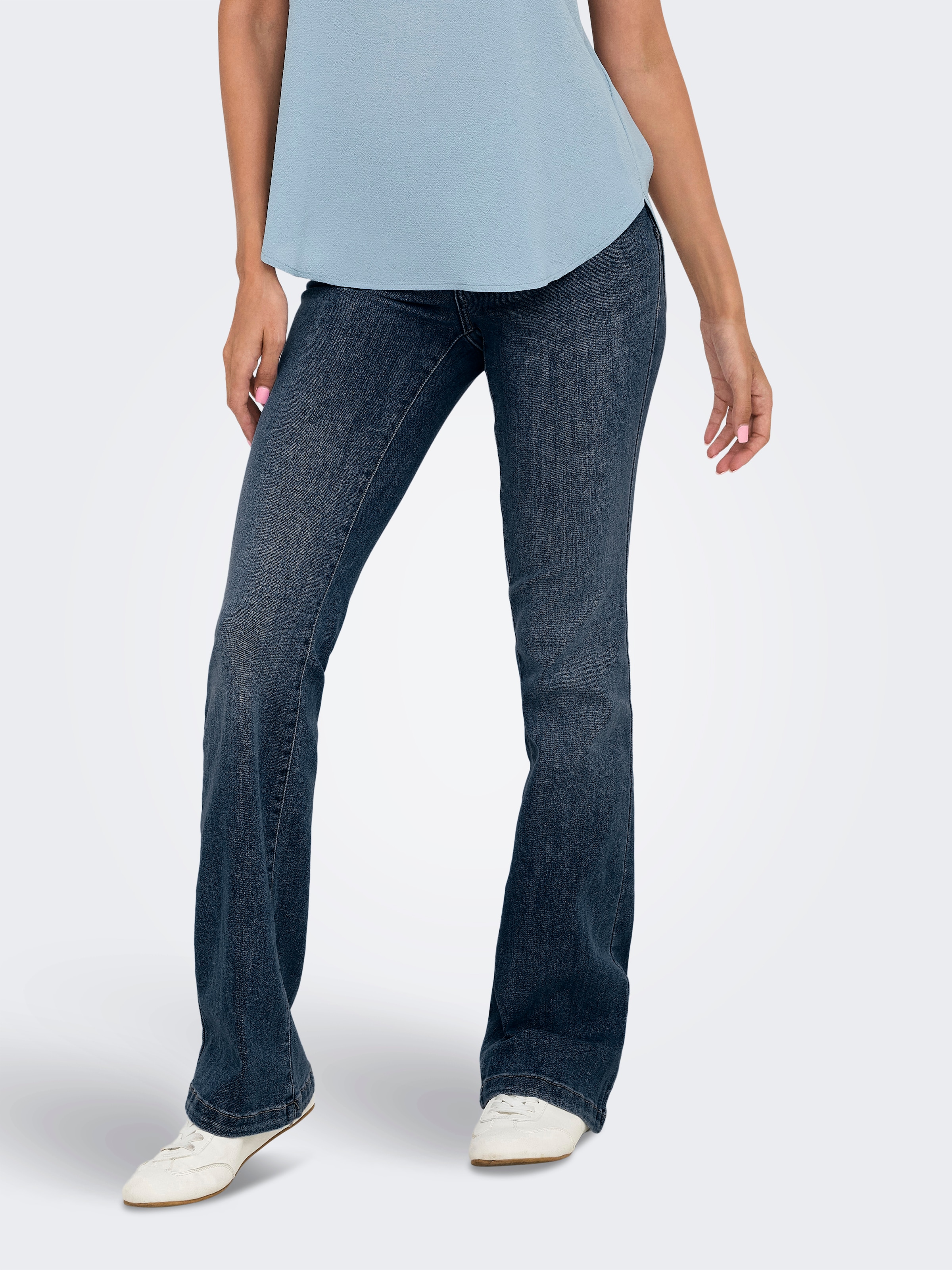 Image of ONLY Bootcut-Jeans "ONLPOWER MID WAIST PUSH UP FLARED DNM" elastischer Denim