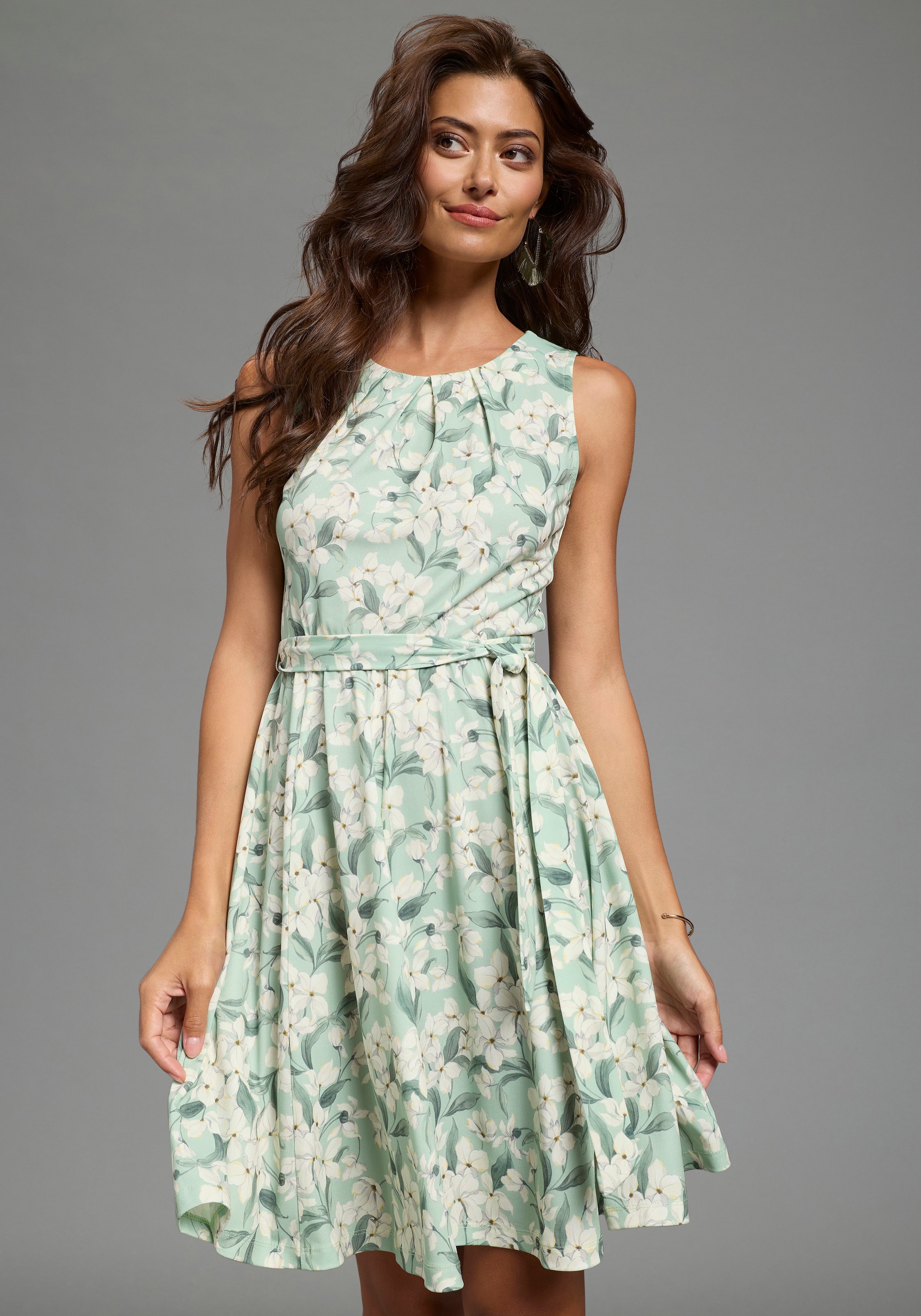 Image of Laura Scott Sommerkleid mit floralem Print und schwingendem Rock