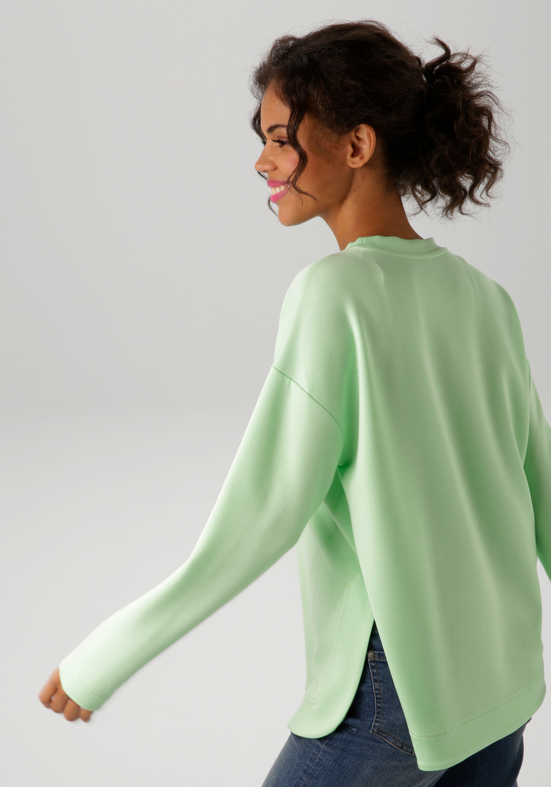 Aniston CASUAL Sweatshirt, in trendiger Farbpalette