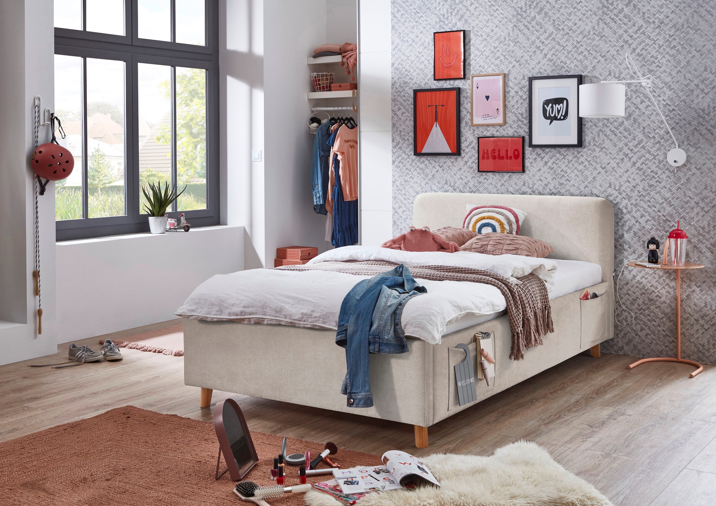 meise.möbel Lit d'enfant »COSY in de Breiten 90, 120 & 140 erhältlich, wahlweise mit Bettkasten« disponible avec pied en bois noir ou chêne, incl. prise USB