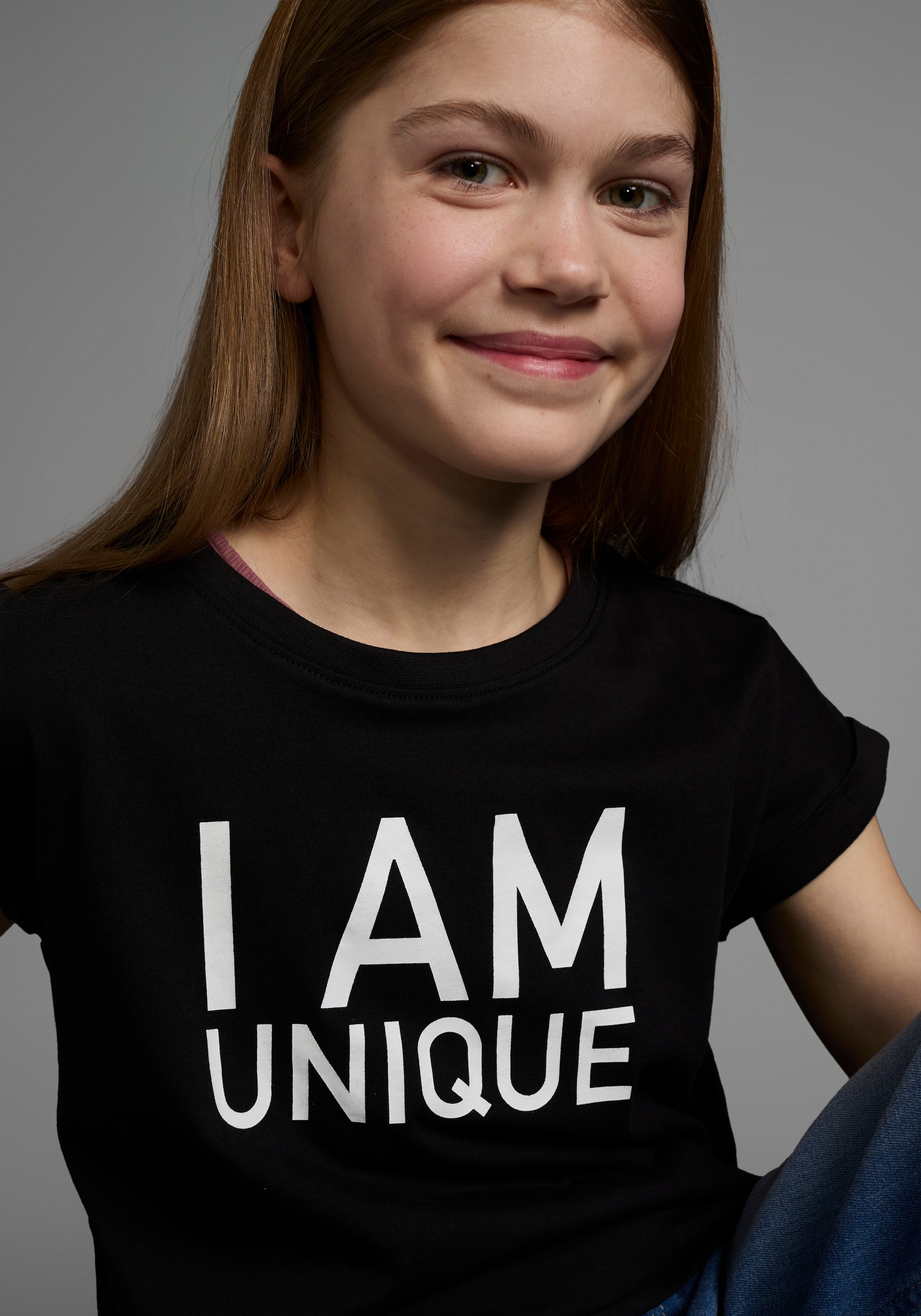 KIDSWORLD T-Shirt »Mit Spruch: I AM UNIQUE«, kurzärmelig, weit geschnitten, bedruckt, Rundhalsausschnitt