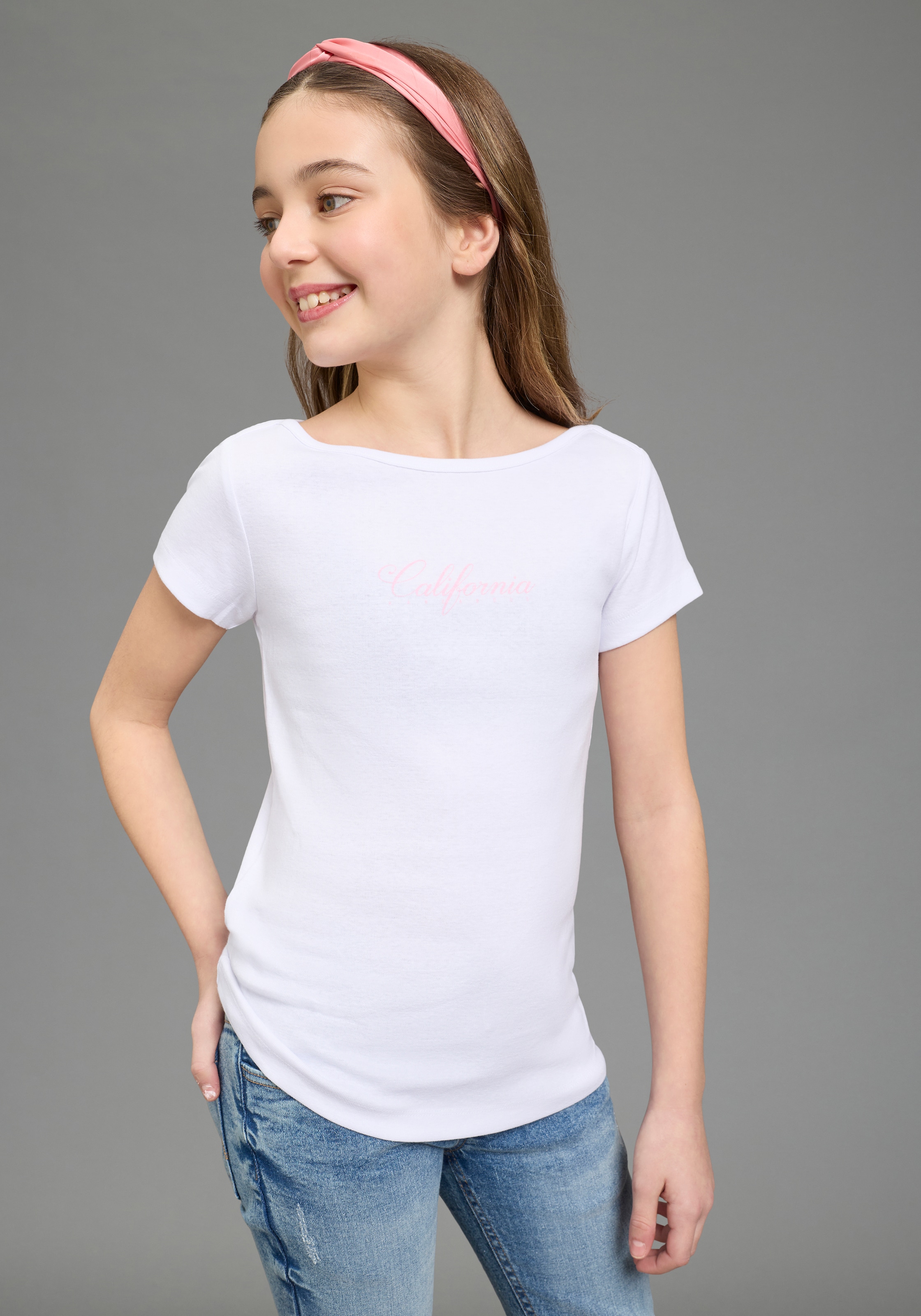 KangaROOS T-shirt »2er Pack T-Shirts mit modischen Ausschnitt« Packung, 2, 2 pièces Basic Schnitt, Kurzarm, U-Boot-Ausschnitt, aus Baumwolle