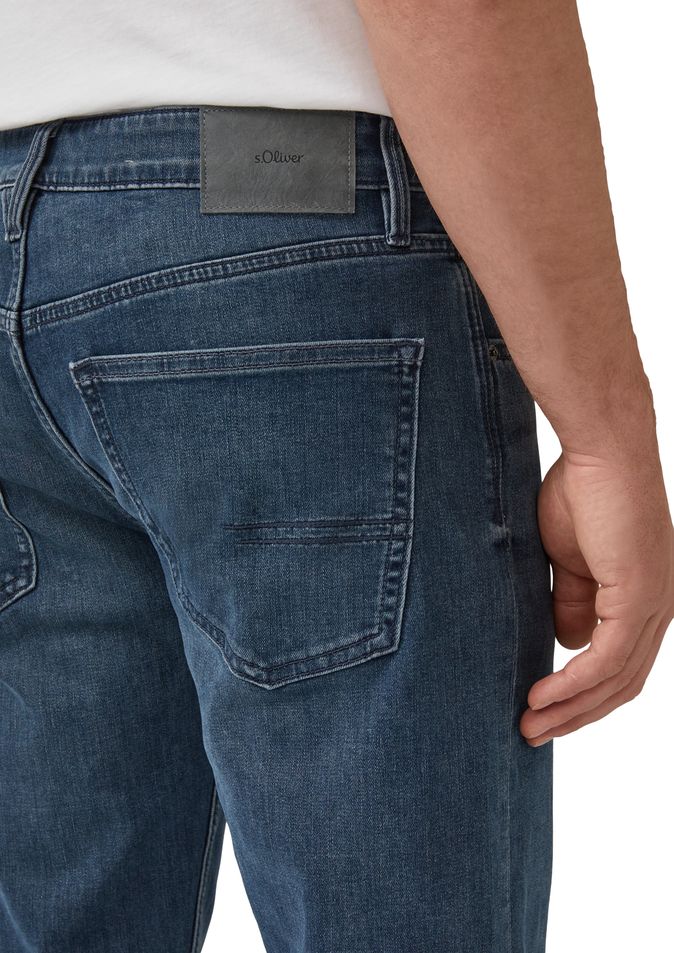 s.Oliver Jeans à 5 poches en coupe tapered fit