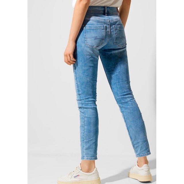 ♕ STREET ONE Slim-fit-Jeans, mit Logobadge versandkostenfrei kaufen
