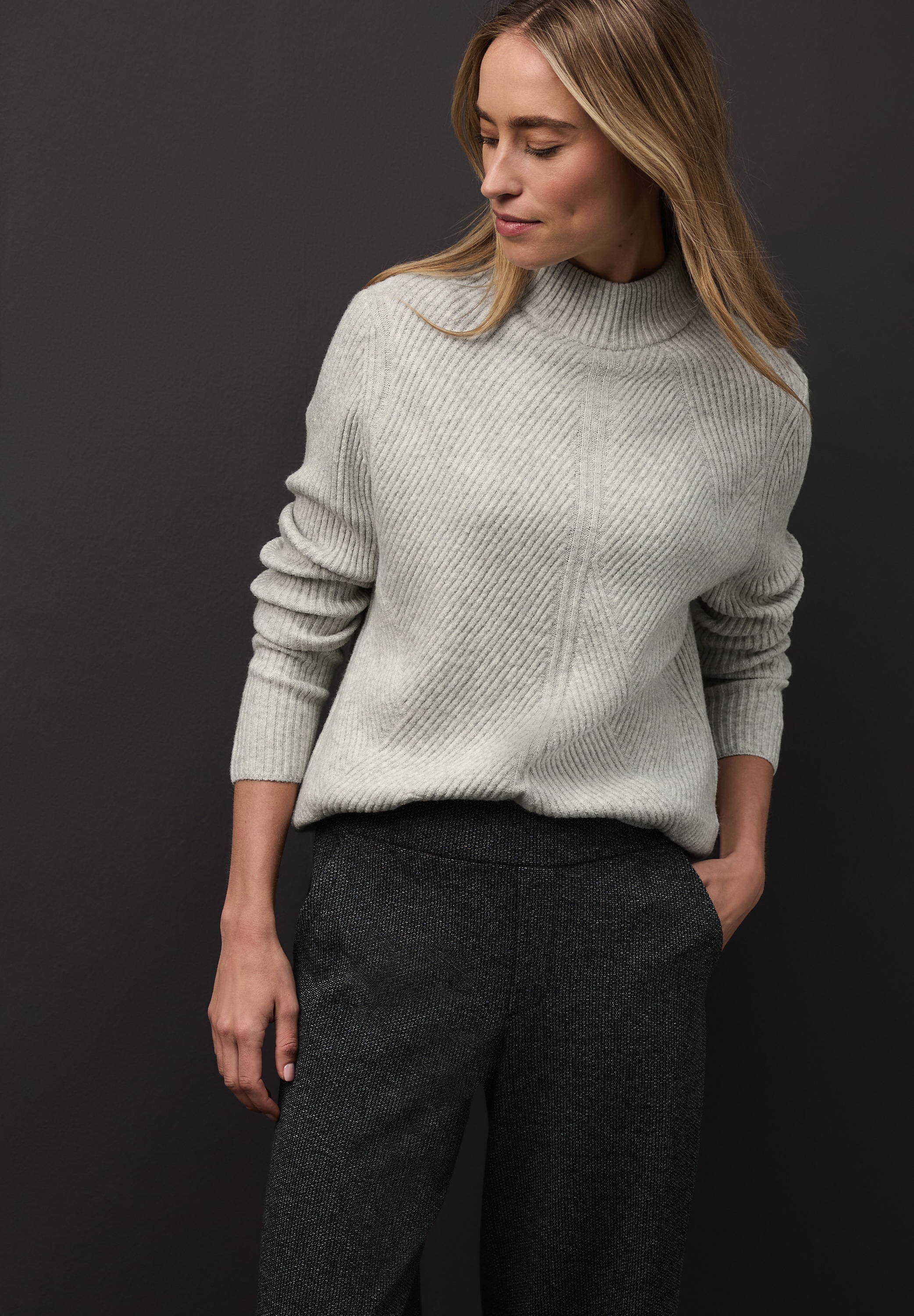 Image of STREET ONE Stehkragenpullover mit dezentem Strukturmuster