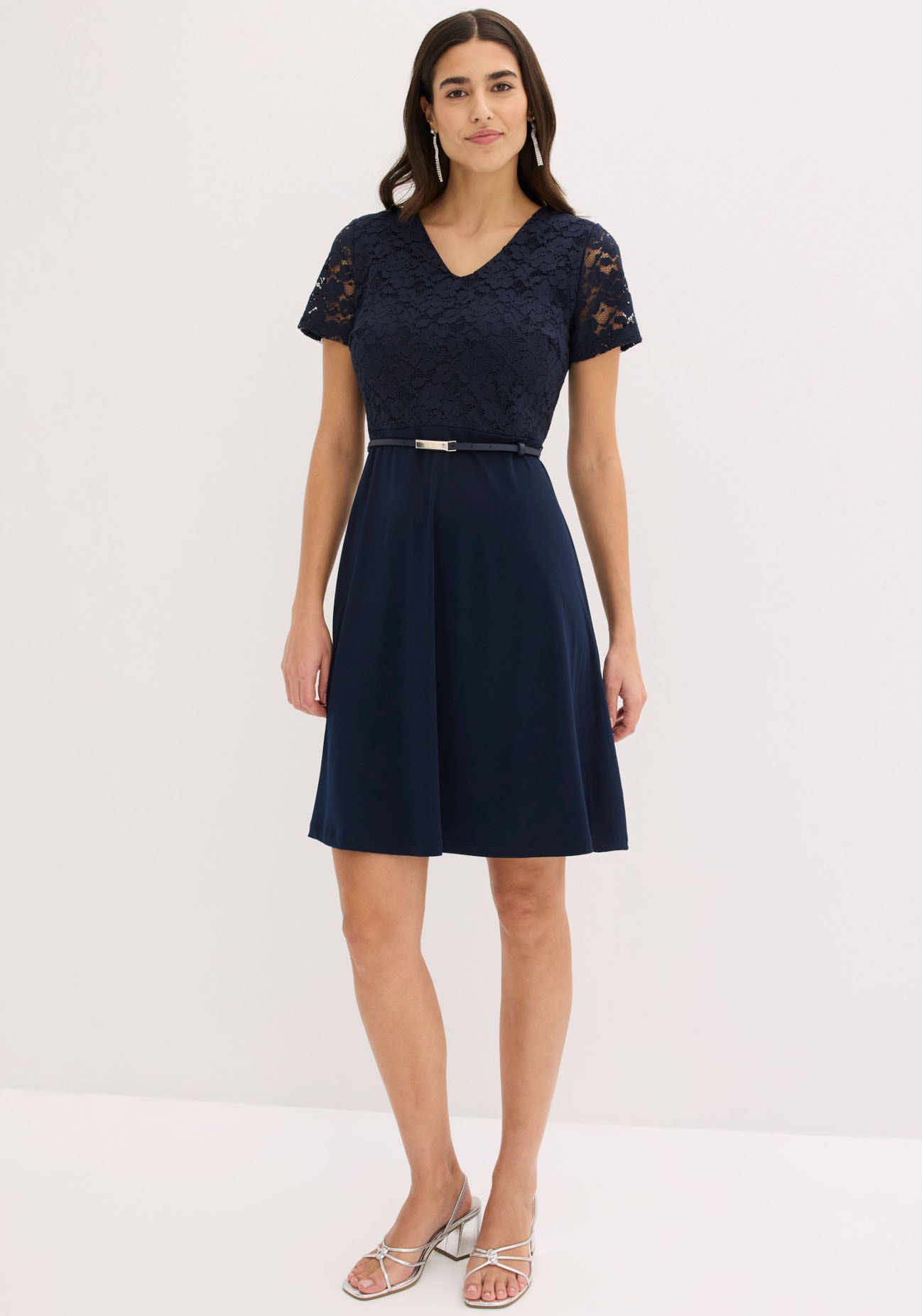 Image of bonprix Minikleid festlicher Stil, mit kurzem Arm, ausgestellte Passform
