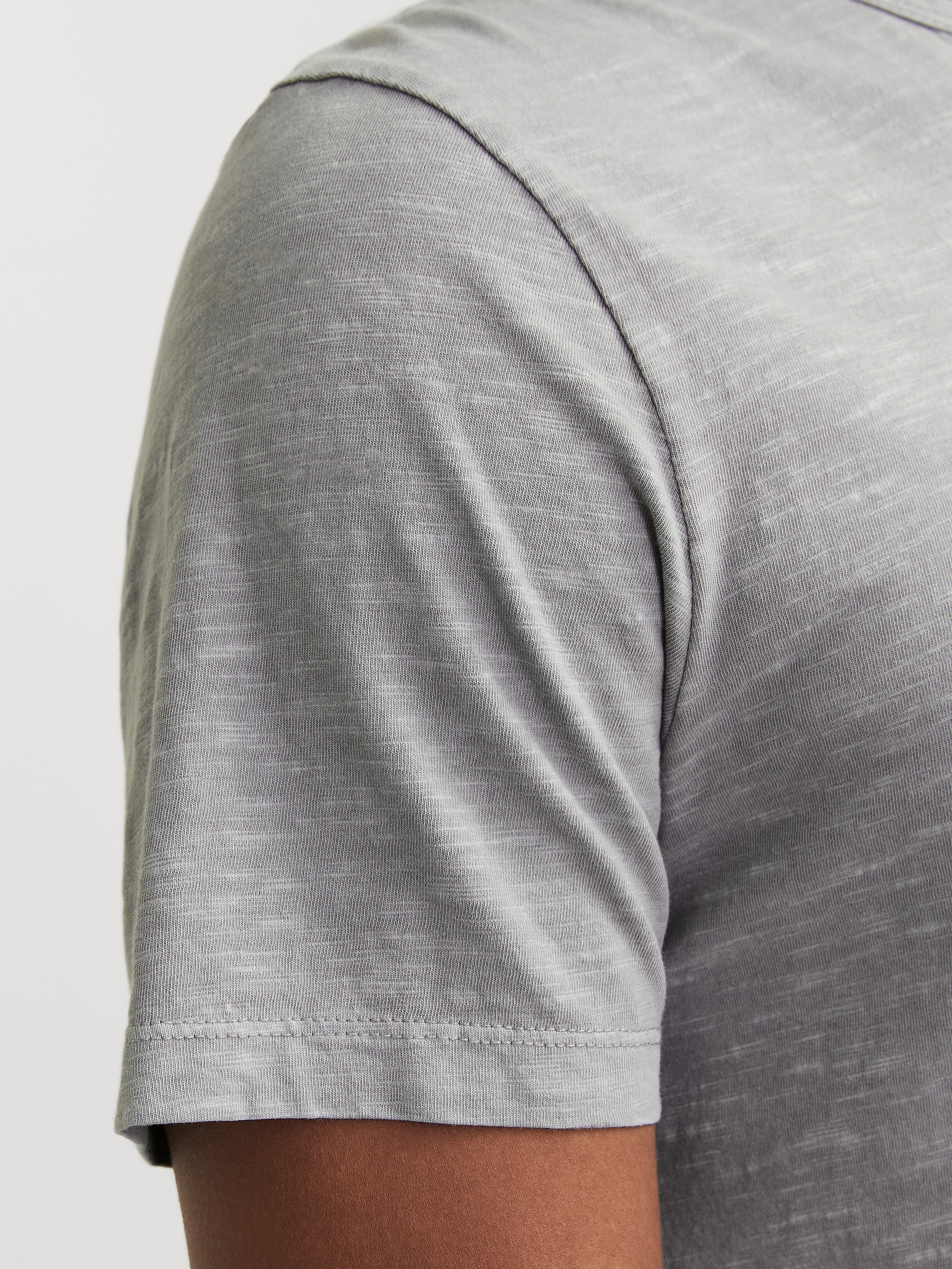 Jack & Jones T-Shirt »JJESPLIT NECK TEE SS NOOS«, mit V-Ausschnitt