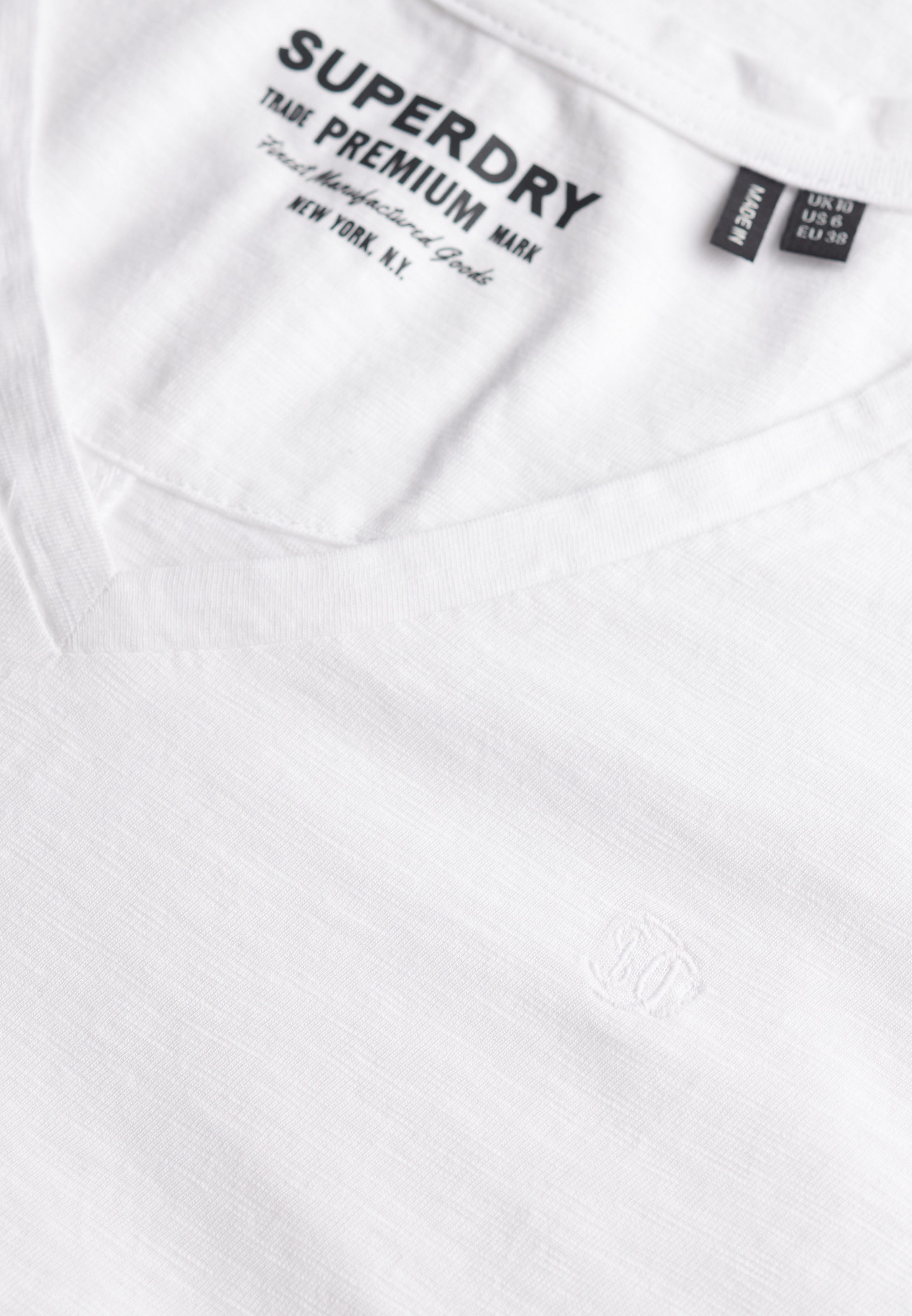 Superdry T-shirt »STUDIOS SLUB EMB VEE TEE« Baumwollmischung, relaxed fit