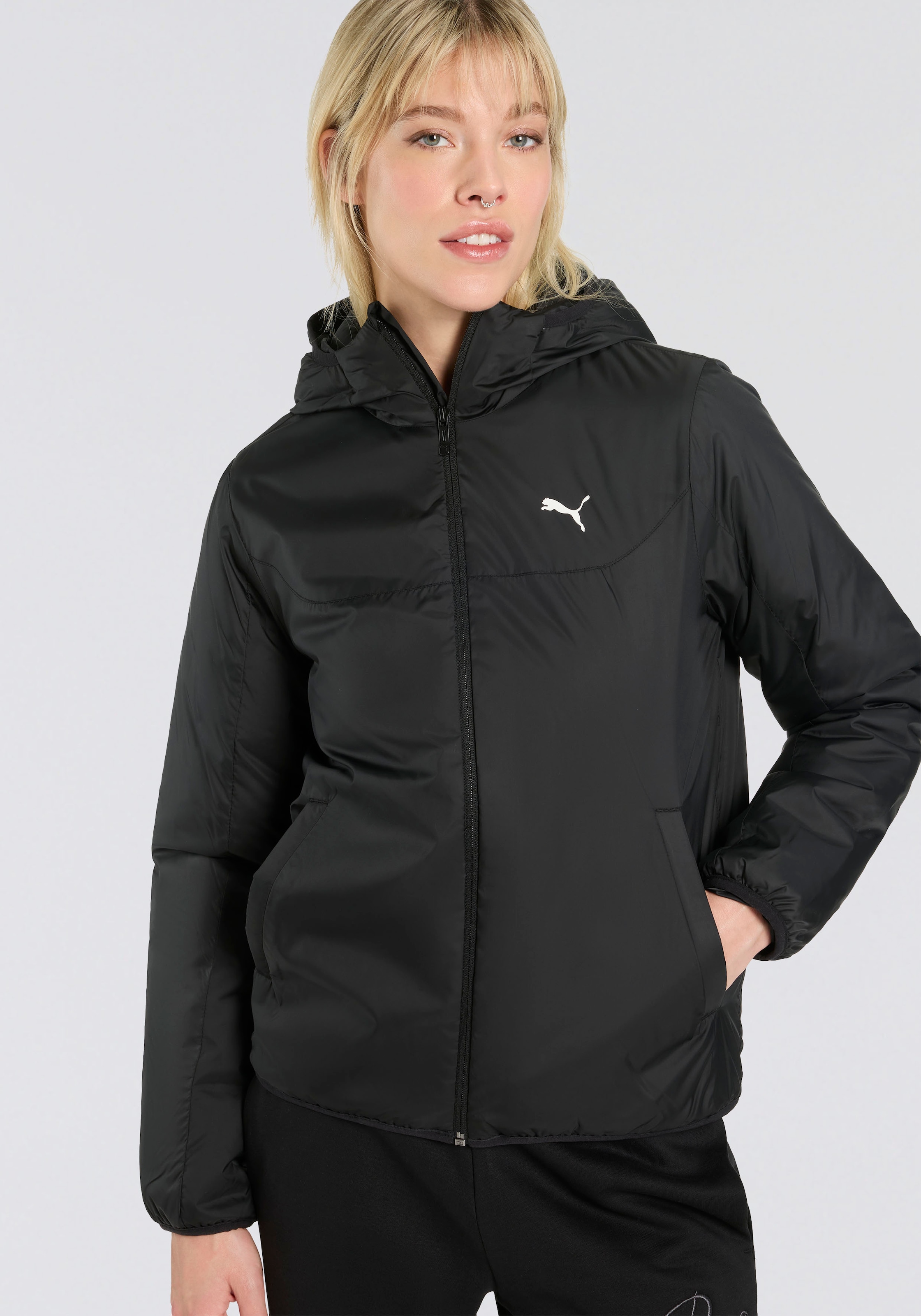 Image of PUMA Winterjacke "ESS LIGHT PADDED JACKET" mit Kapuze mit Kapuze, wasserabweisend, Regular Fit, mit Eingrifftaschen