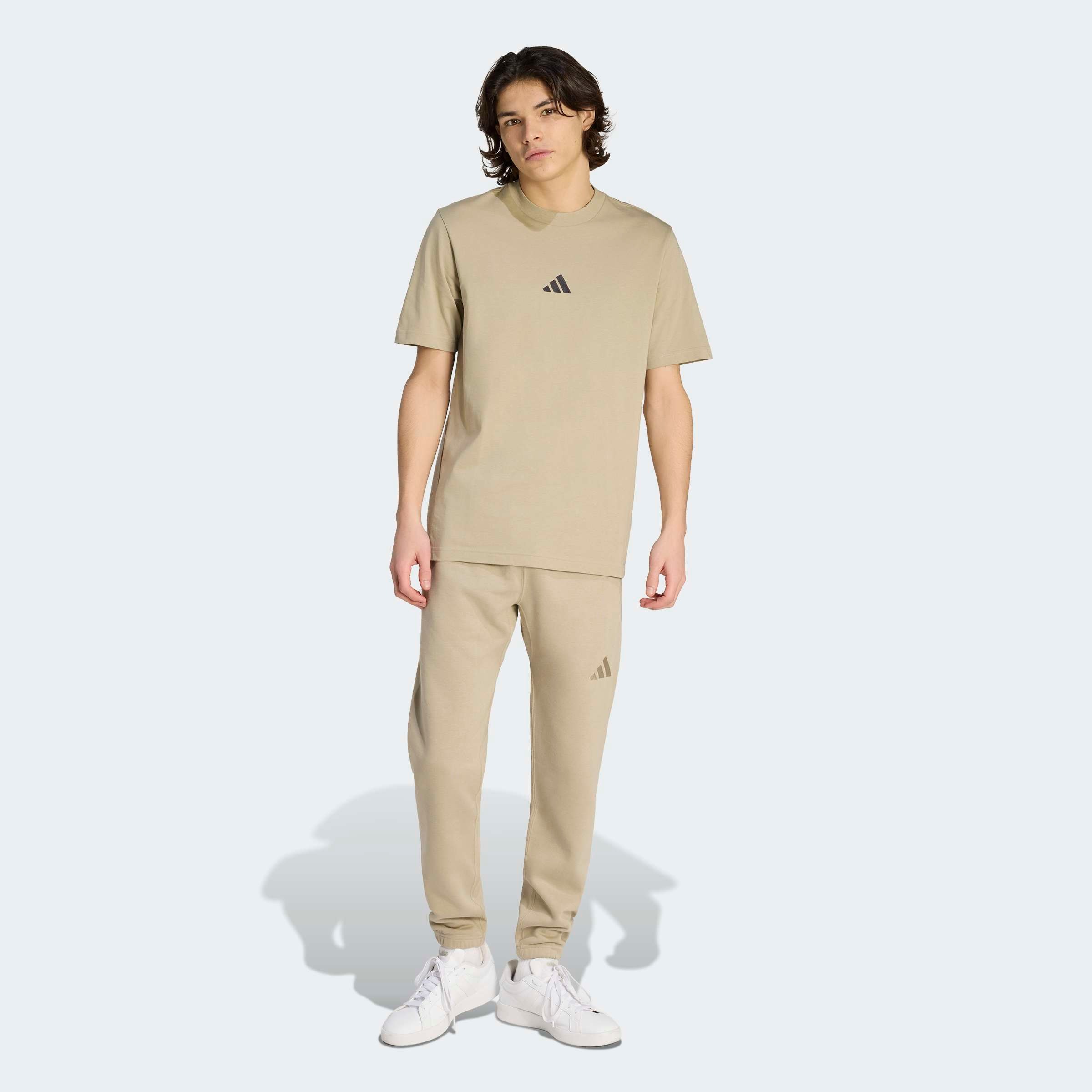 adidas Sportswear T-Shirt »ESSENTIALS SMALL LOGO SINGLE JERSEY« sportliches Kurzarmshirt, mit Rundhalsausschnitt