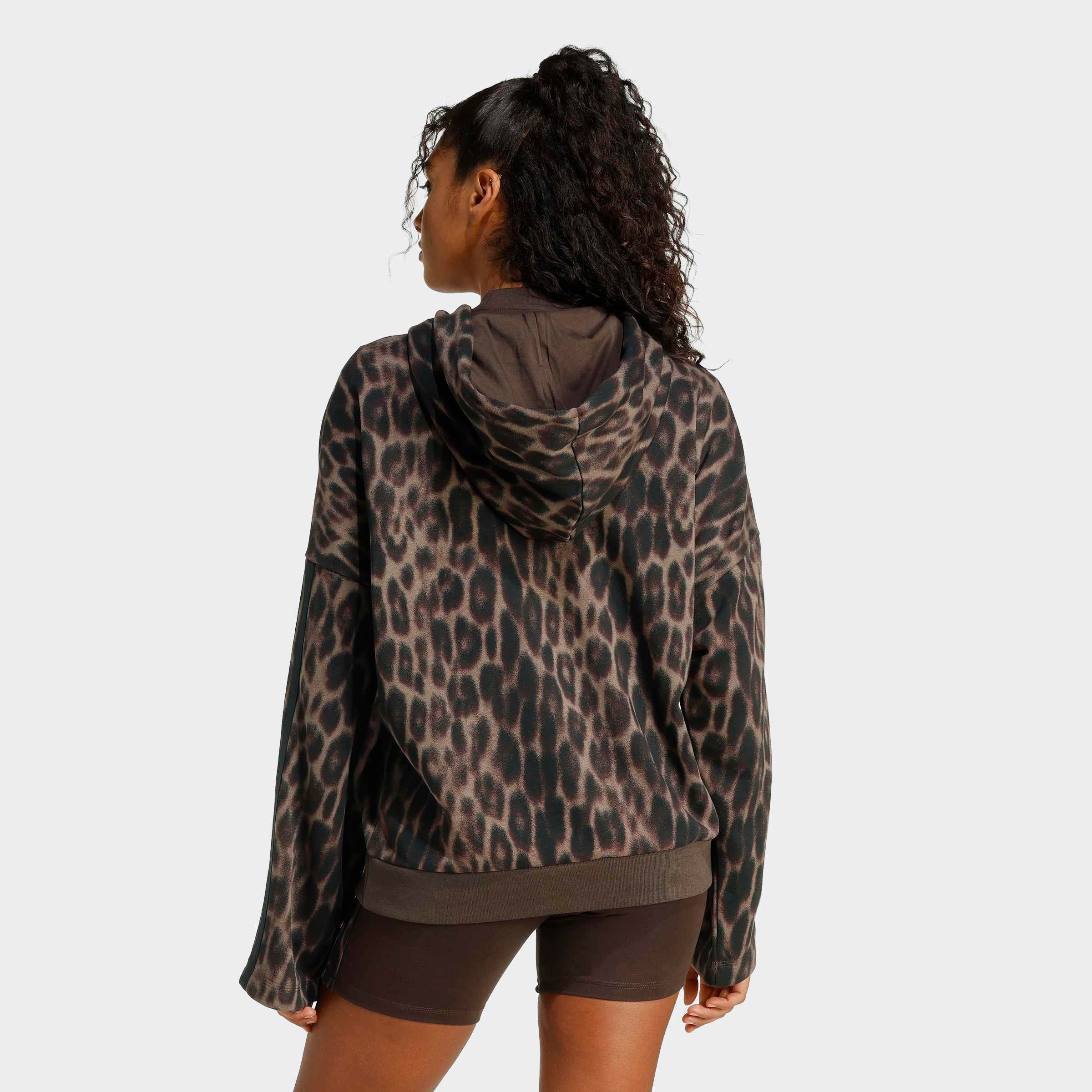 adidas Sportswear Sweat à capuche »SEASONAL ESSENTIALS LEOPARDENPRINT FRENCH TERRY HOODIE MIT 3-STREIFEN«
