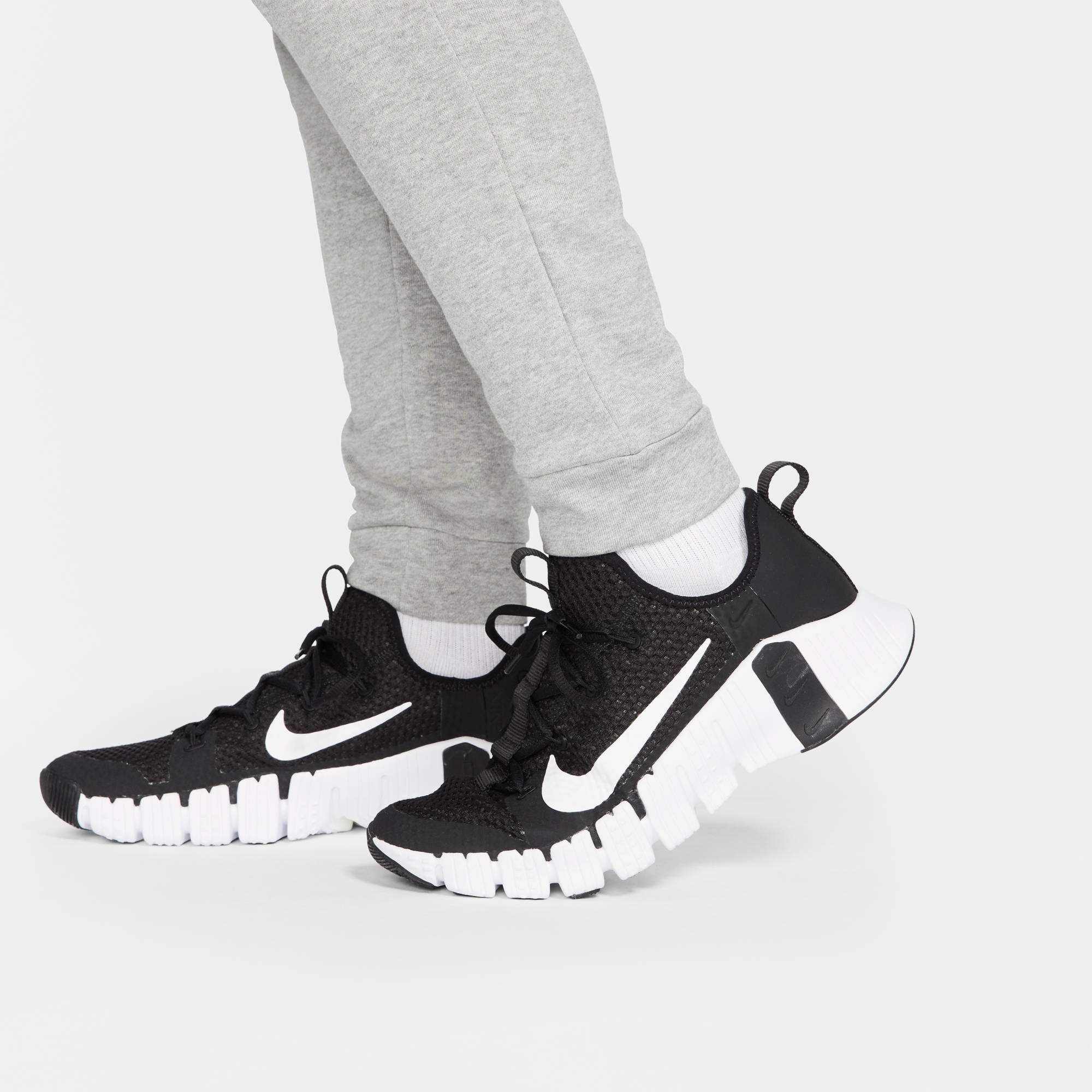 Nike Trainingshose »DRI-FIT MEN'S TAPERED TRAINING PANTS«