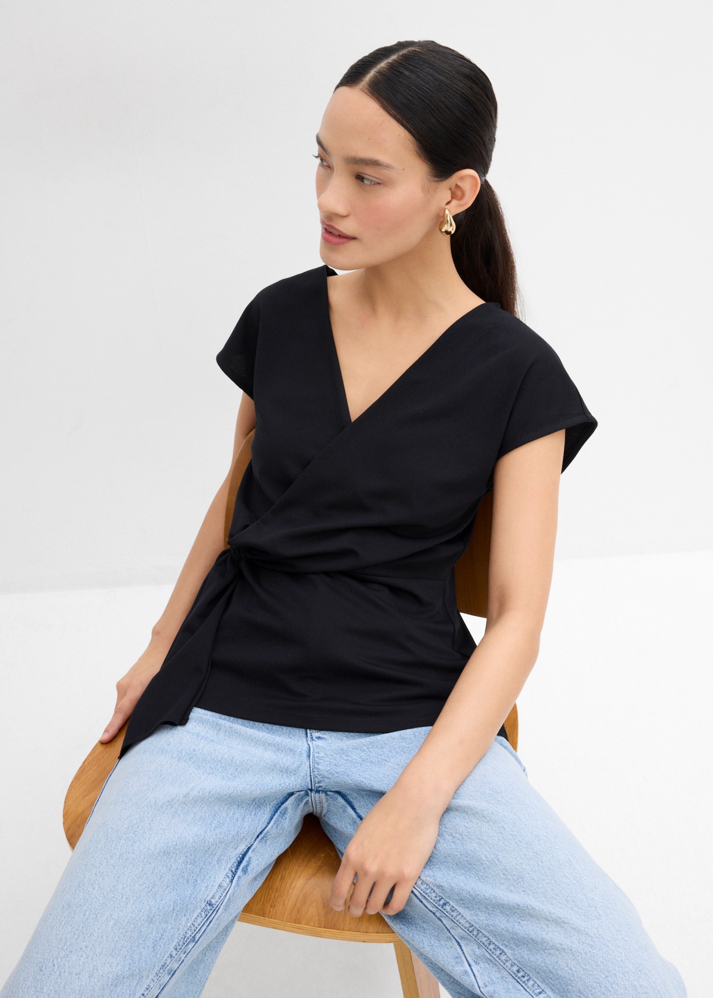 Image of bonprix Shirttop ärmelloses Design, mit V-Ausschnitt, Slim Fit Passform
