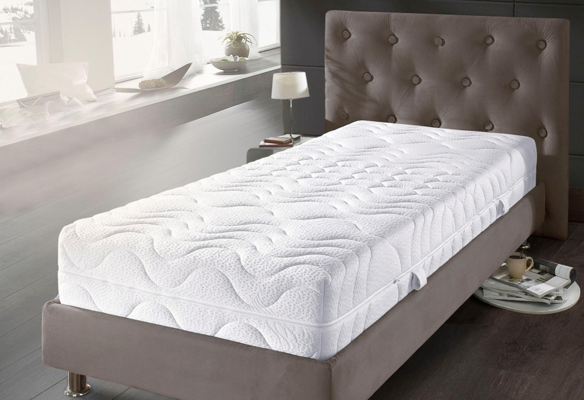 Image of Beco Komfortschaummatratze »KS Luxus«, 27 cm cm hoch, Raumgewicht: 30 kg/m³, (1 St.), Wähle aus einem Polyester- oder einem natürlichen Baumwollbezug! bei Ackermann Versand Schweiz