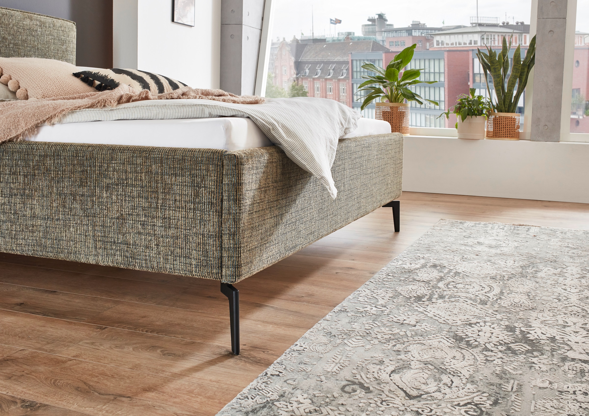meise.möbel Polsterbett »Riva II«, mit schwarzen Metallfüssen, wahlweise mit Bettkasten